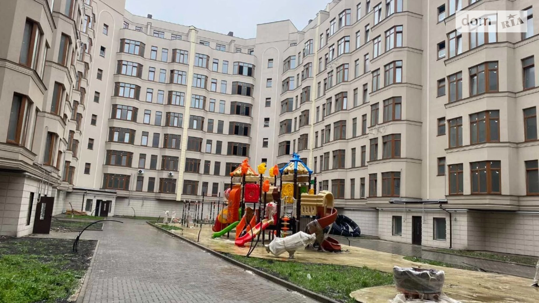 Продається 1-кімнатна квартира 46.8 кв. м у Одесі, вул. Дача Ковалевського