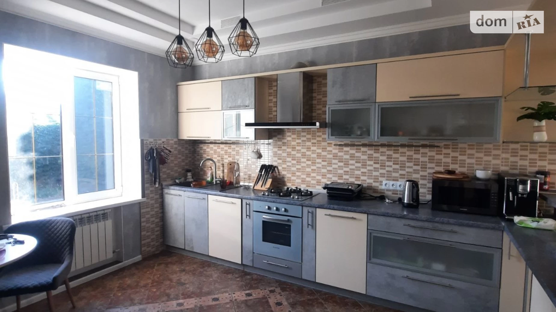 Продается дом на 2 этажа 180 кв. м с гаражом, цена: 109990 $ - фото 3