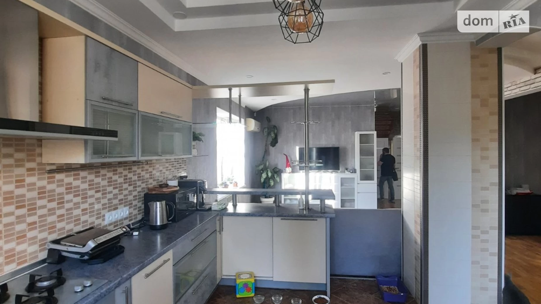Продается дом на 2 этажа 180 кв. м с гаражом, цена: 109990 $ - фото 5