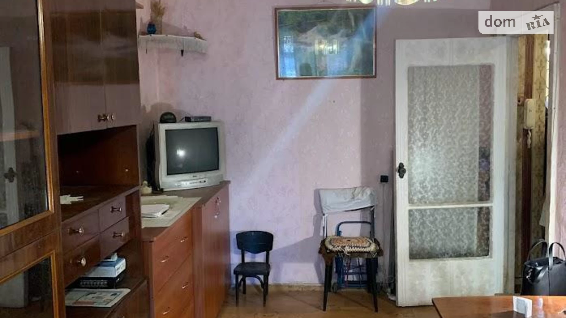 Продается 1-комнатная квартира 28 кв. м в Одессе, ул. Средняя, 47