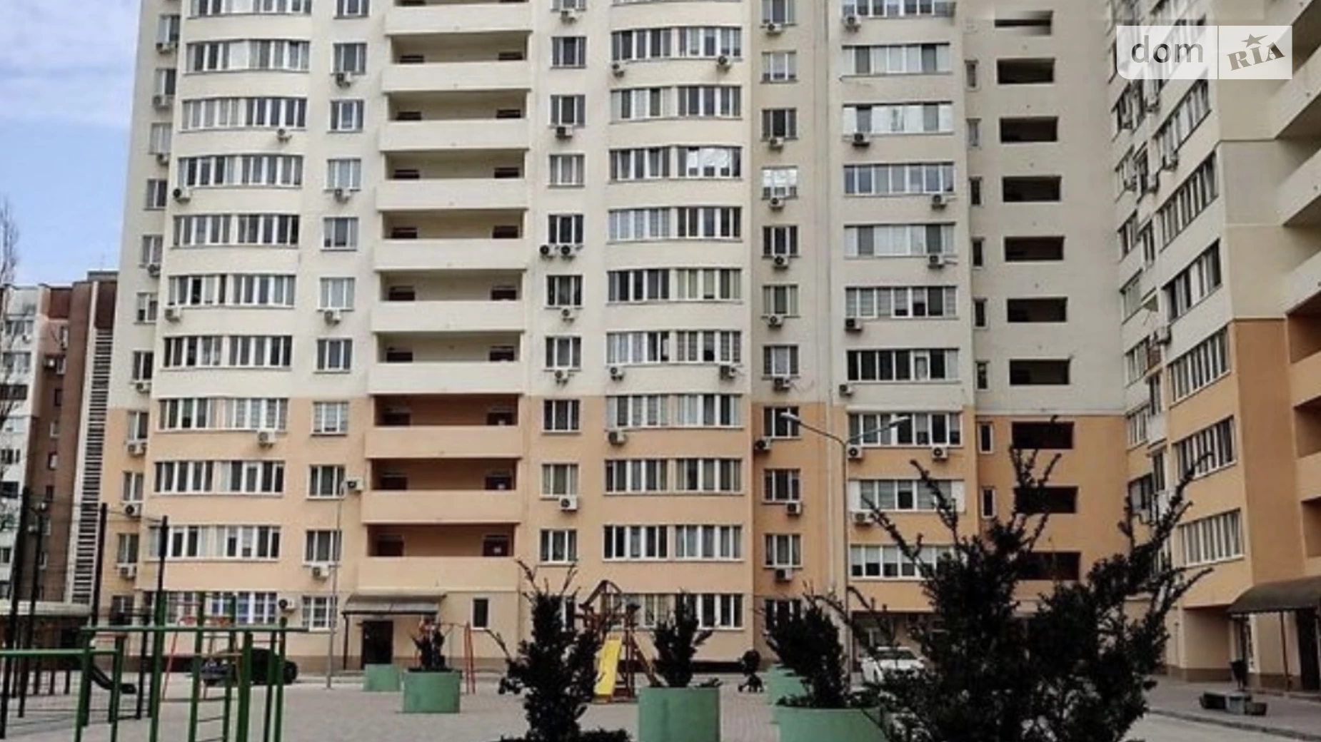 Продается 1-комнатная квартира 62 кв. м в Одессе, ул. Костанди, 203
