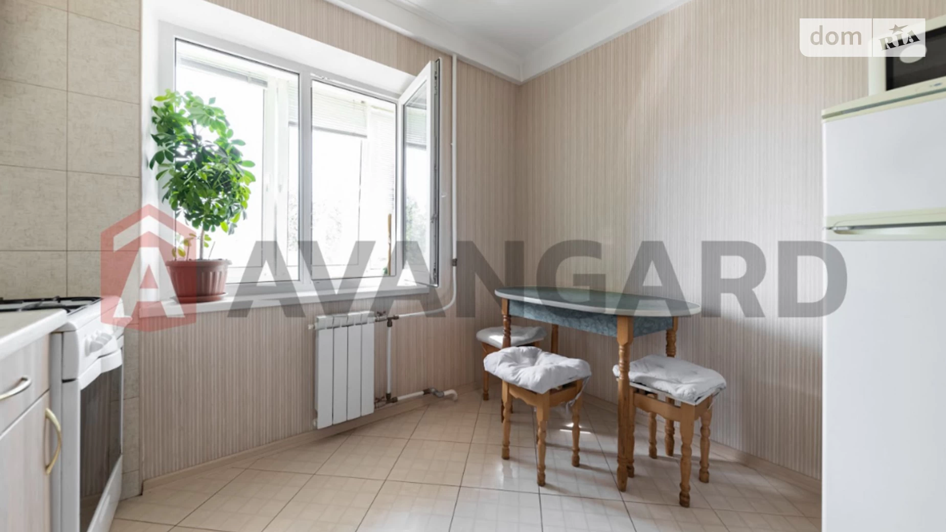 Продается 1-комнатная квартира 43 кв. м в Киеве, ул. Васильковская