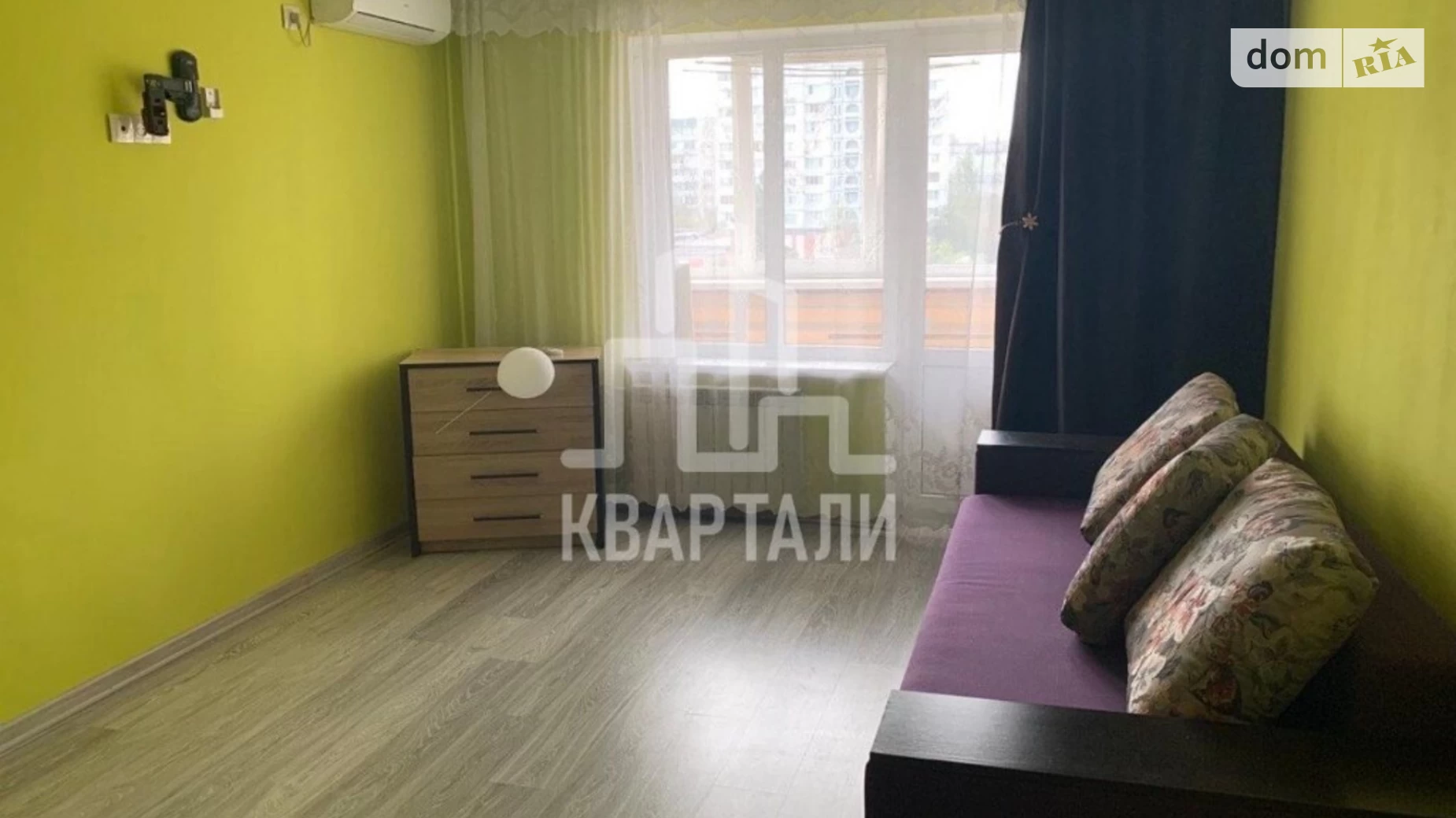 Продается 1-комнатная квартира 38 кв. м в Киеве, ул. Героев Днепра, 34Г