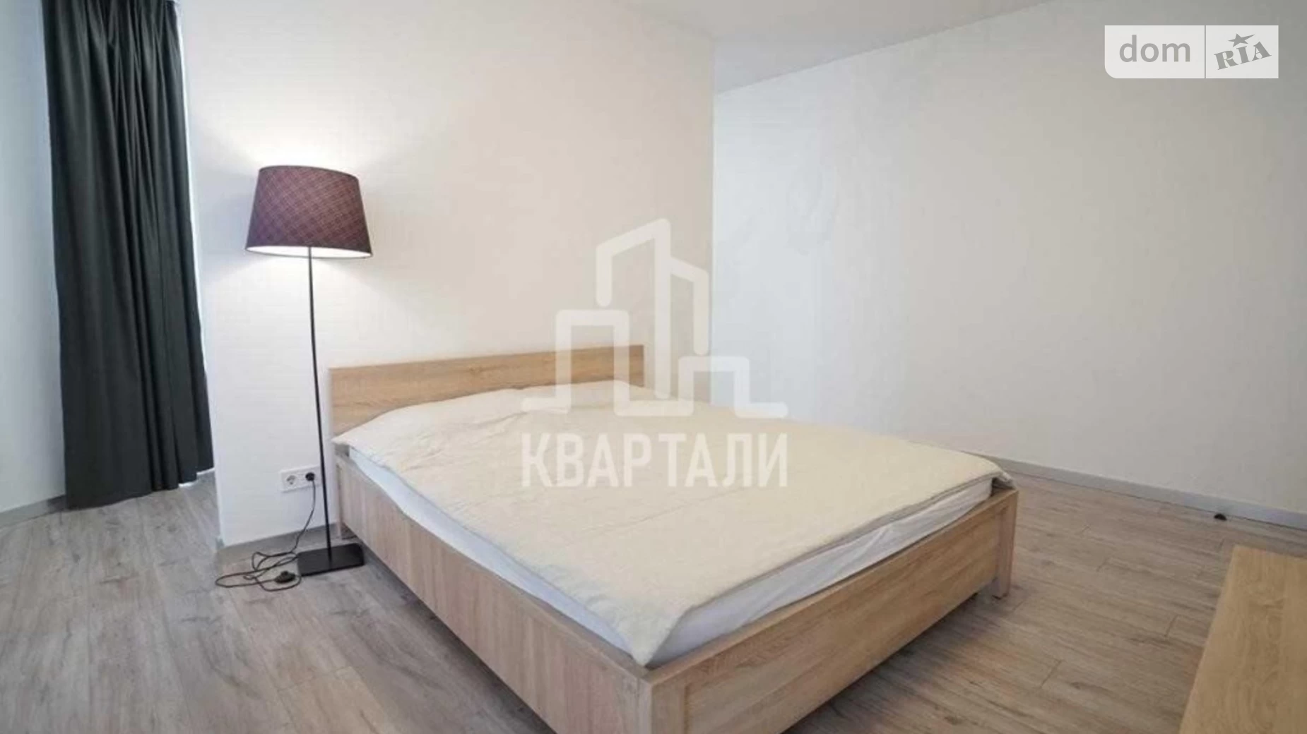 Продается 2-комнатная квартира 70 кв. м в Киеве, ул. Ростиславська(Маршала Рыбалко), 5Б
