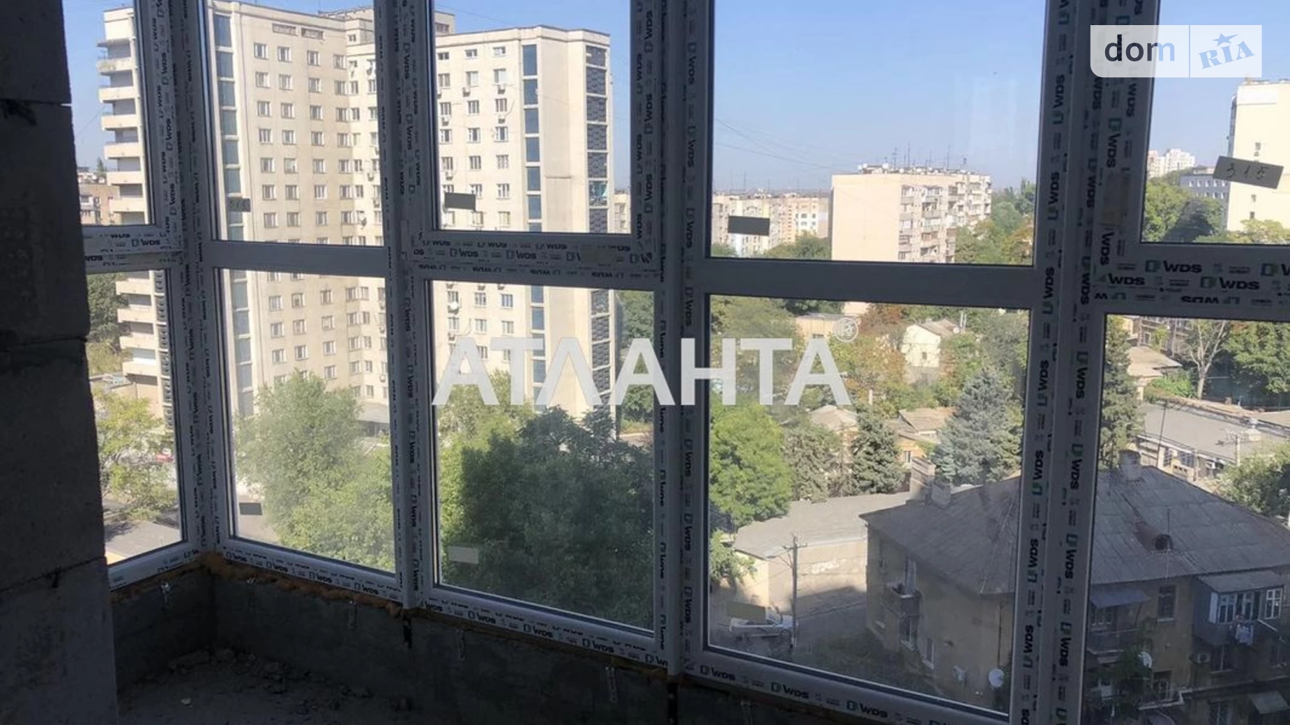 Продается 3-комнатная квартира 95.5 кв. м в Одессе, ул. Пишоновская