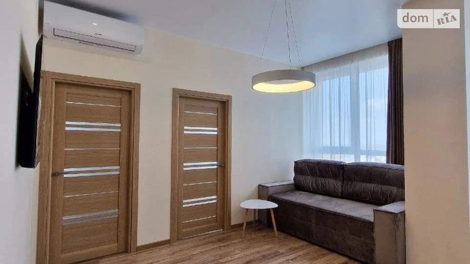 Продается 3-комнатная квартира 57 кв. м в Днепре, просп. Науки(Гагарина)