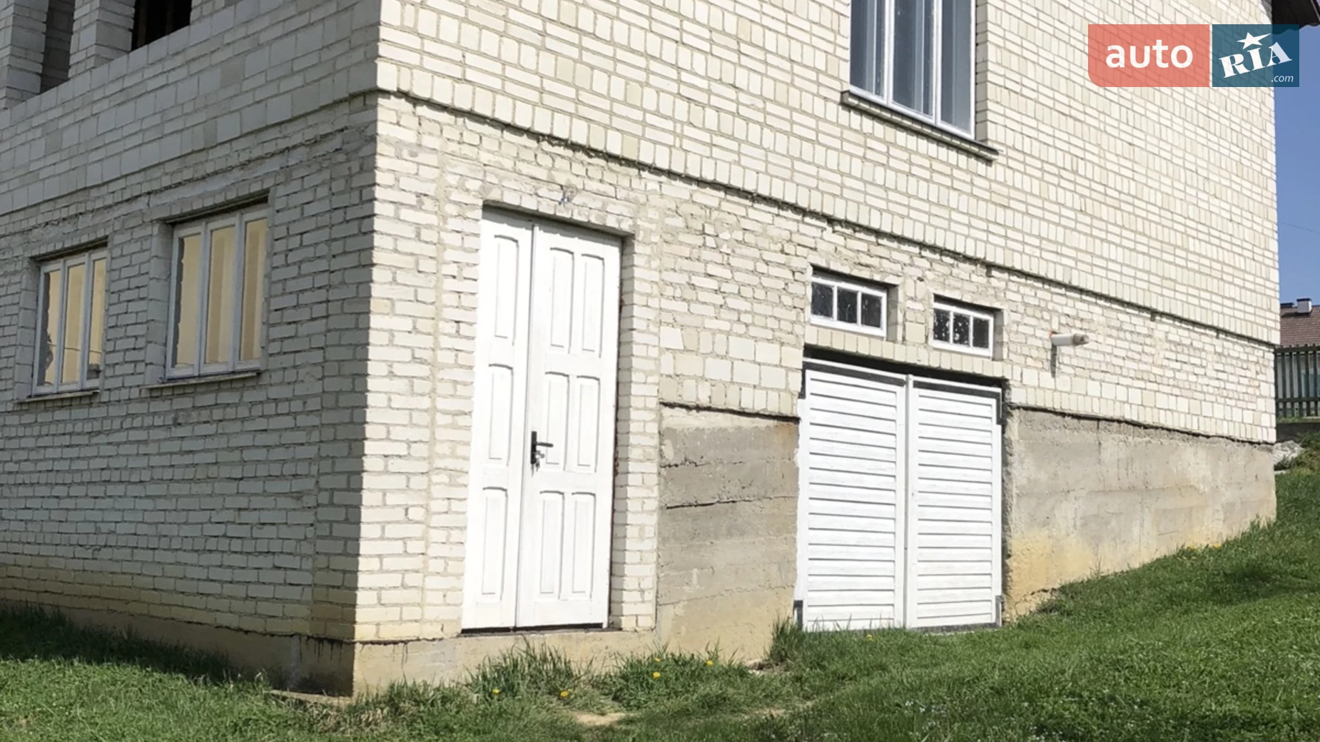 Продается дом на 3 этажа 225.8 кв. м с террасой, цена: 52000 $ - фото 3