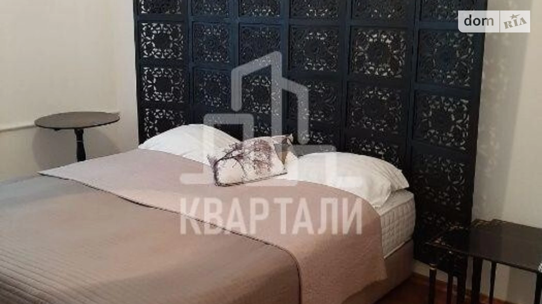 Продається 2-кімнатна квартира 62 кв. м у Києві, вул. Десятинна, 1/3