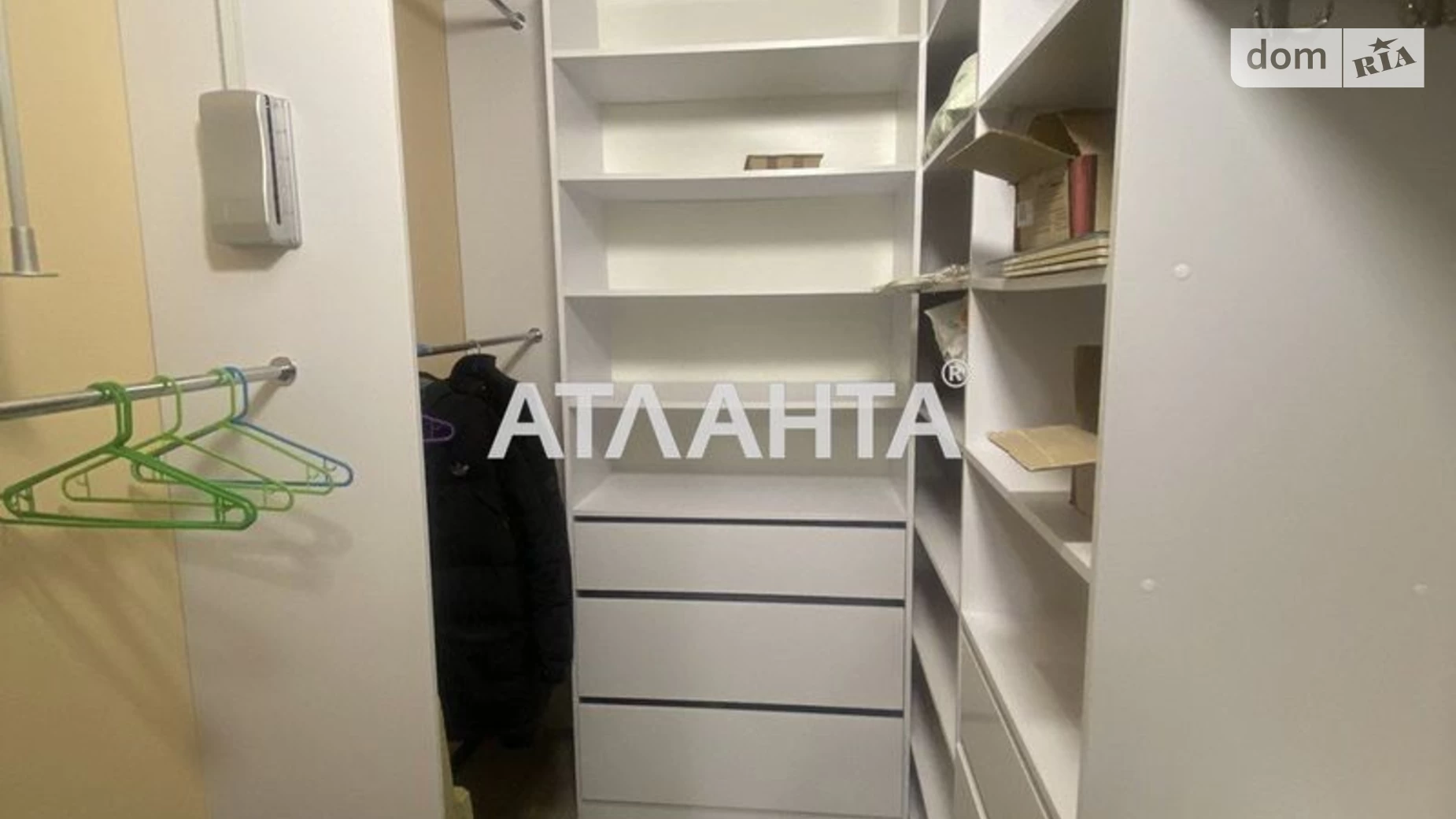 Продается 1-комнатная квартира 63.9 кв. м в Одессе, ул. Дача Ковалевского, 121