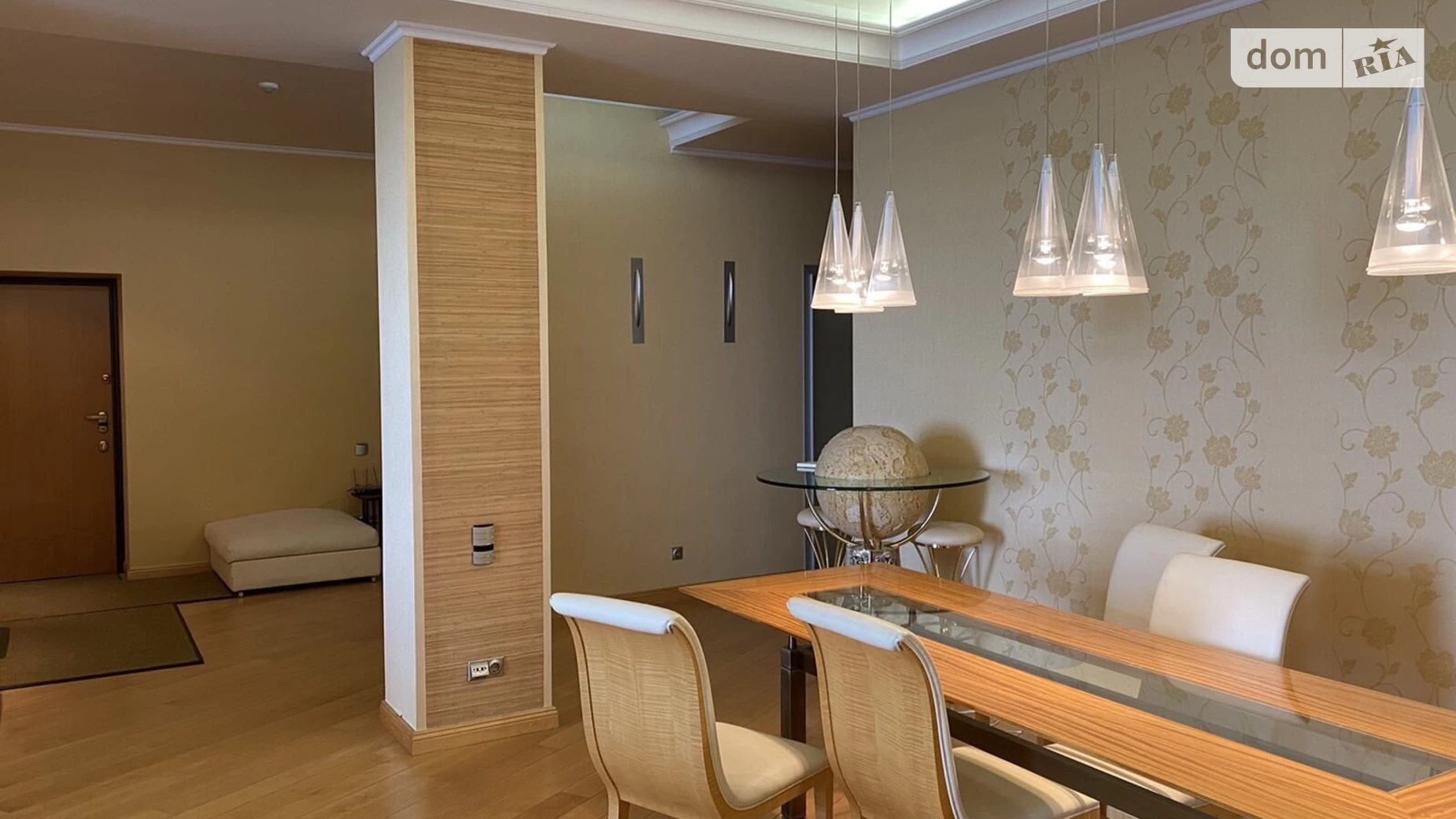 Продається 4-кімнатна квартира 177 кв. м у Одесі, вул. Чорноморська
