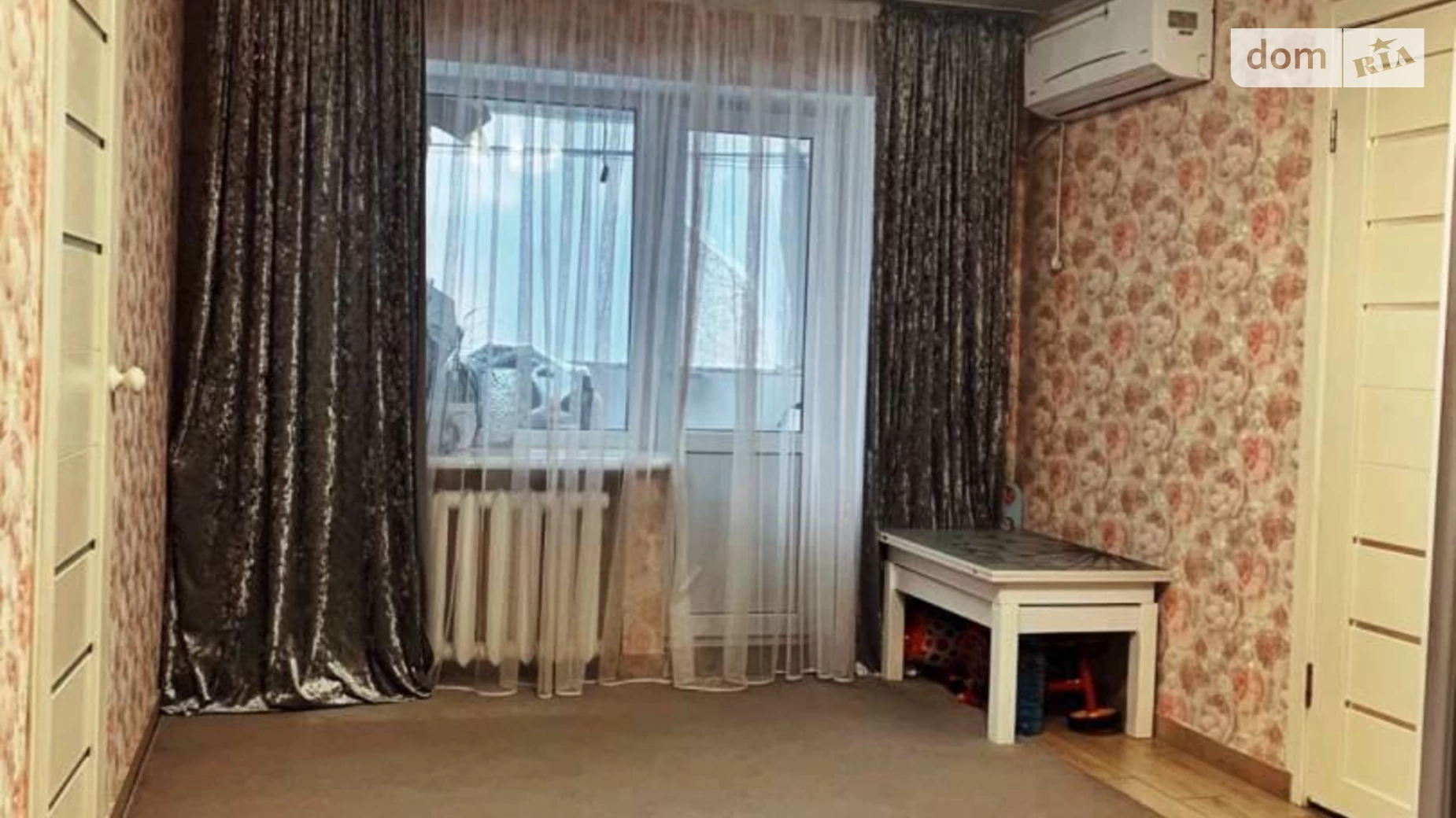Продается 2-комнатная квартира 43.3 кв. м в Одессе, ул. Романа Кармена