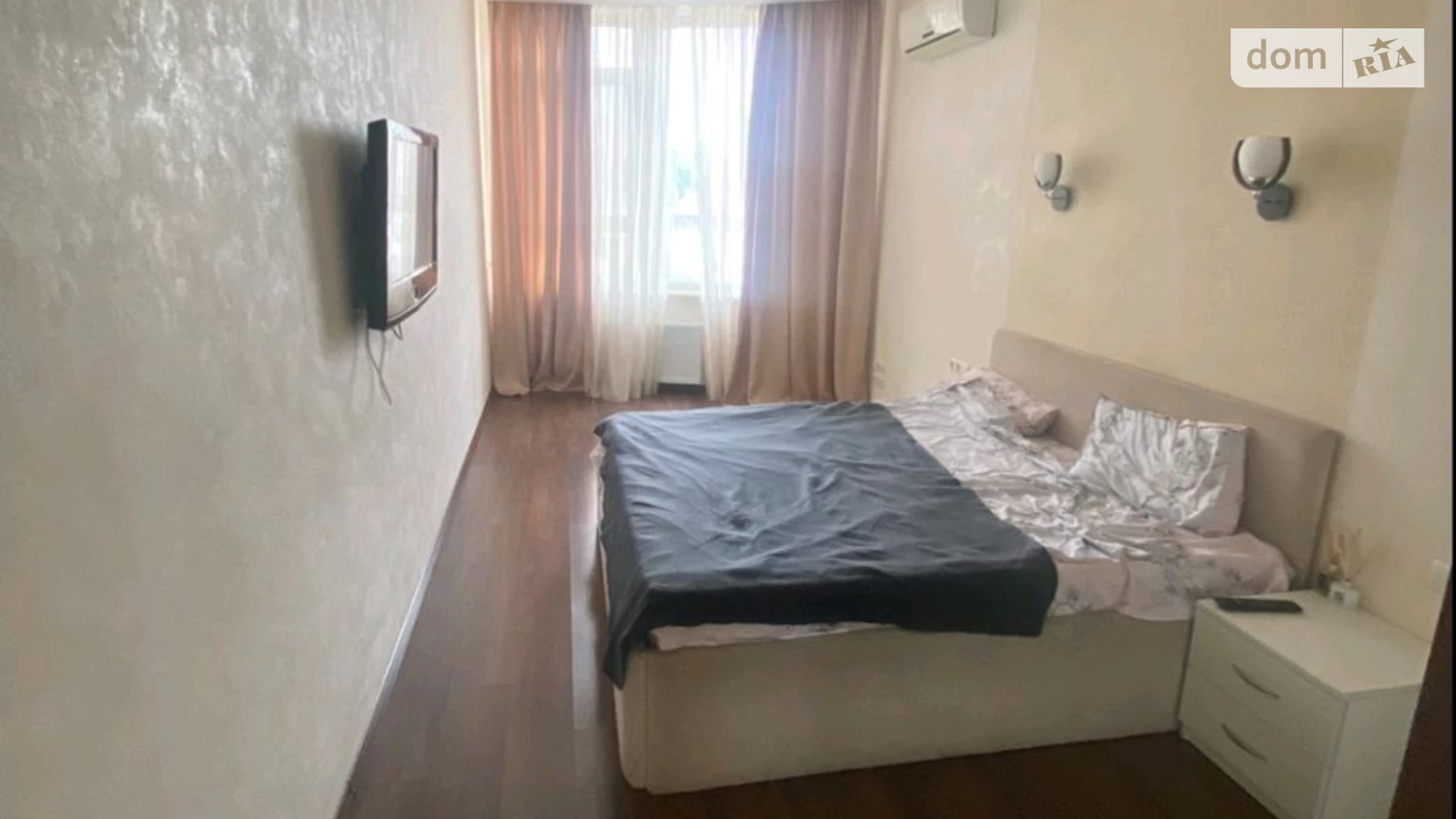 Продается 2-комнатная квартира 88 кв. м в Одессе, ул. Макаренко