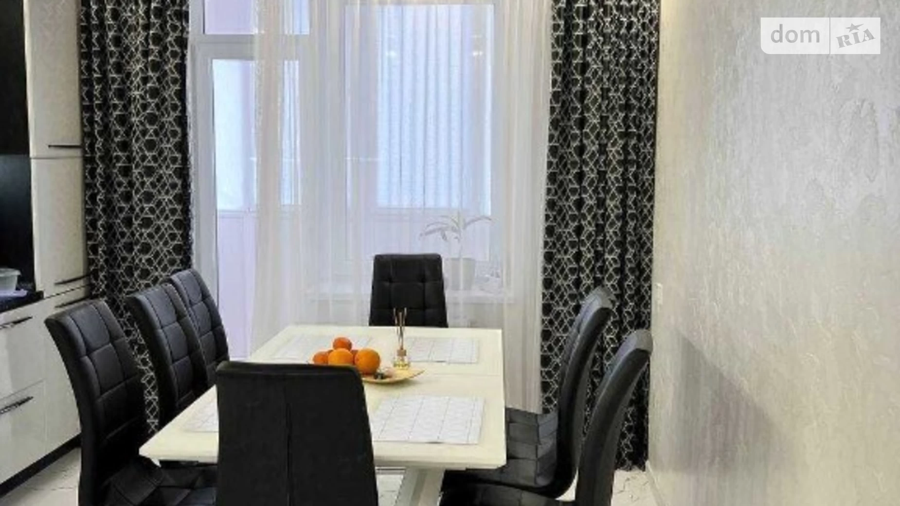 Продается 2-комнатная квартира 70 кв. м в Хмельницком, ул. Шевченко