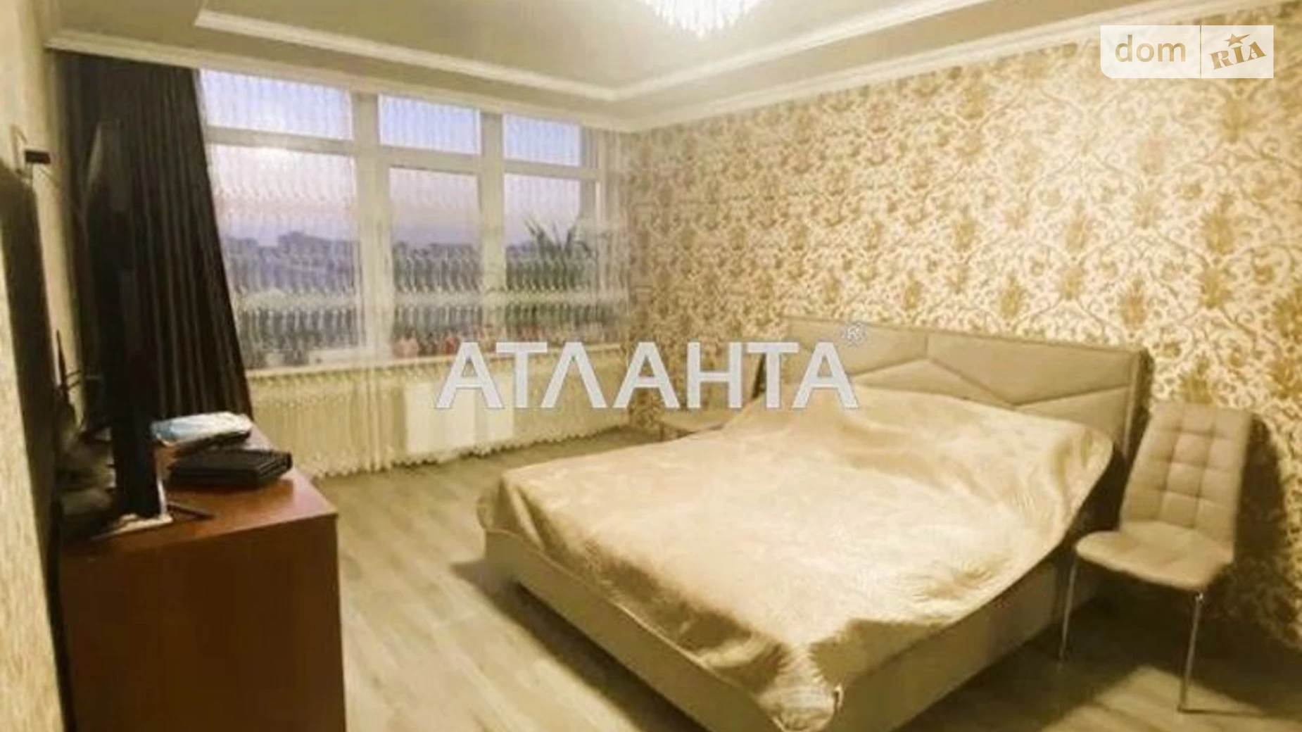 Продается 1-комнатная квартира 43 кв. м в Крыжановка, ул. Академика Сахарова, 3Б