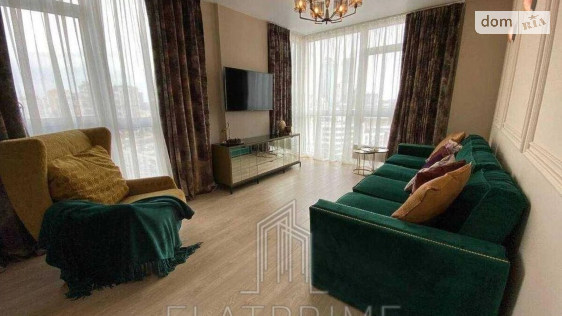 Продается 2-комнатная квартира 62 кв. м в Киеве, ул. Предславинская, 42