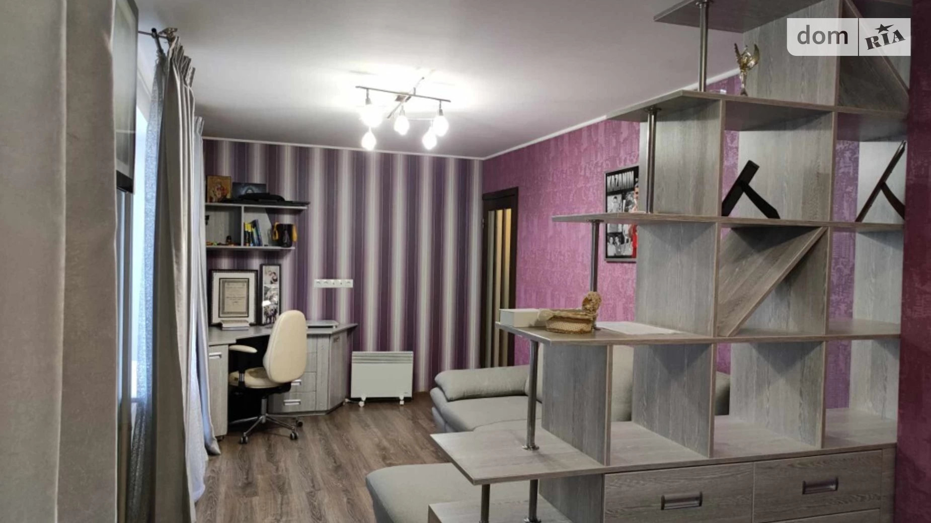 Продается 3-комнатная квартира 80 кв. м в Черноморске, ул. Виталия Шума