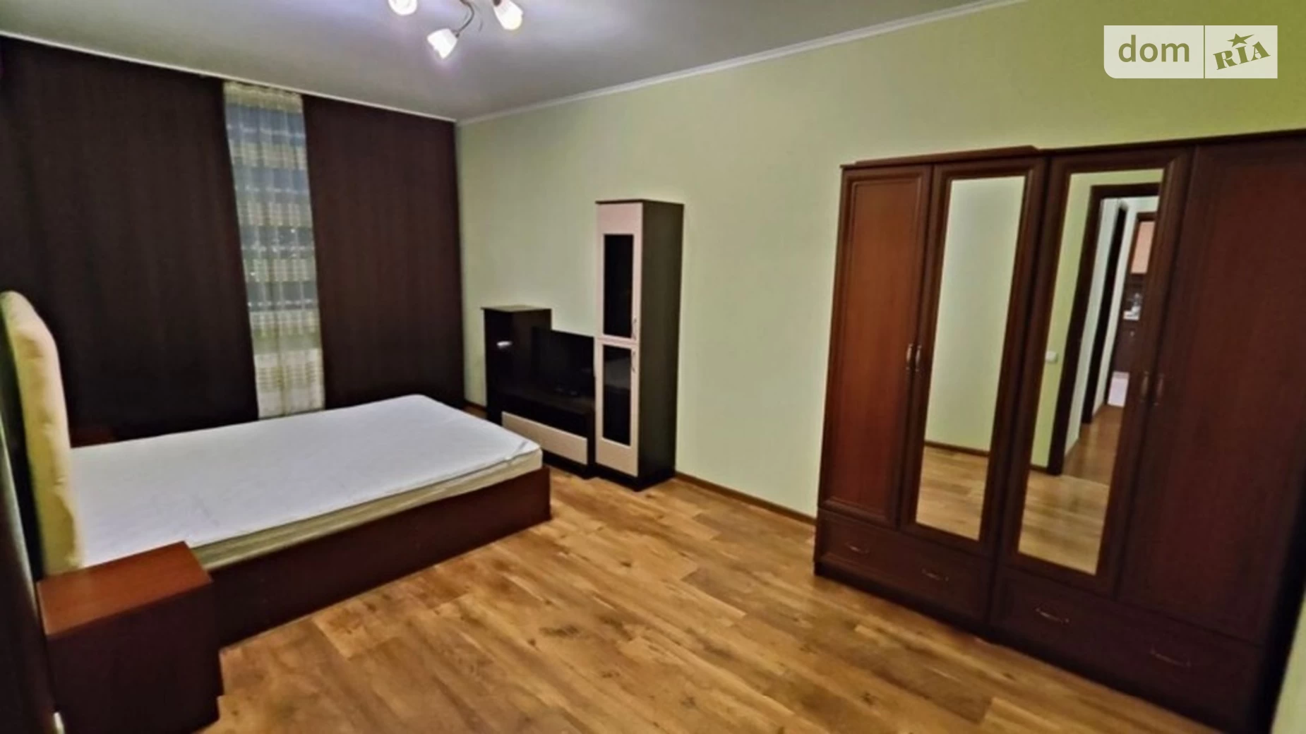 Продается 3-комнатная квартира 66 кв. м в Киеве, ул. Воскресенская, 14Е