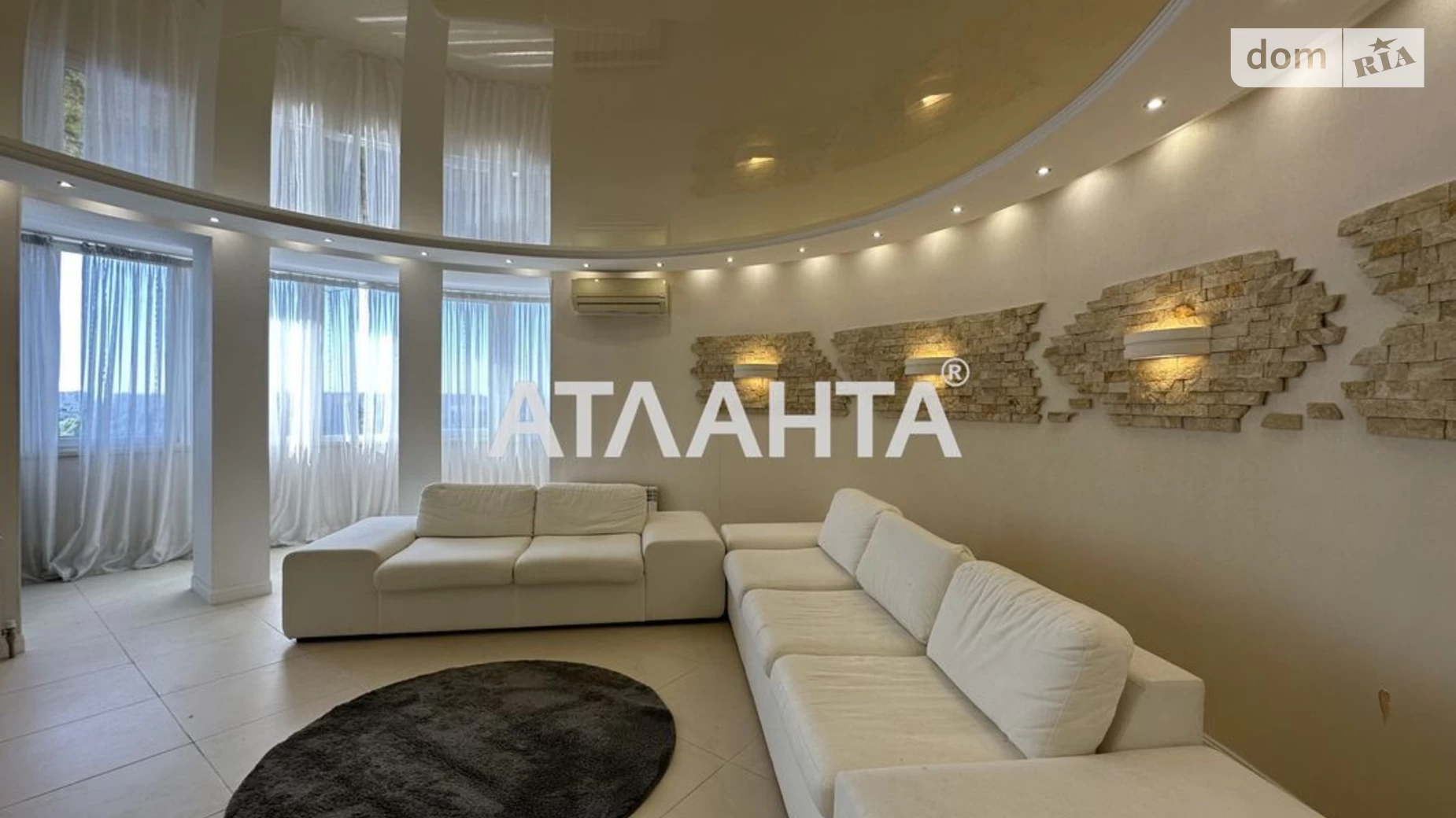 Продається 1-кімнатна квартира 80 кв. м у Одесі, вул. Тополина