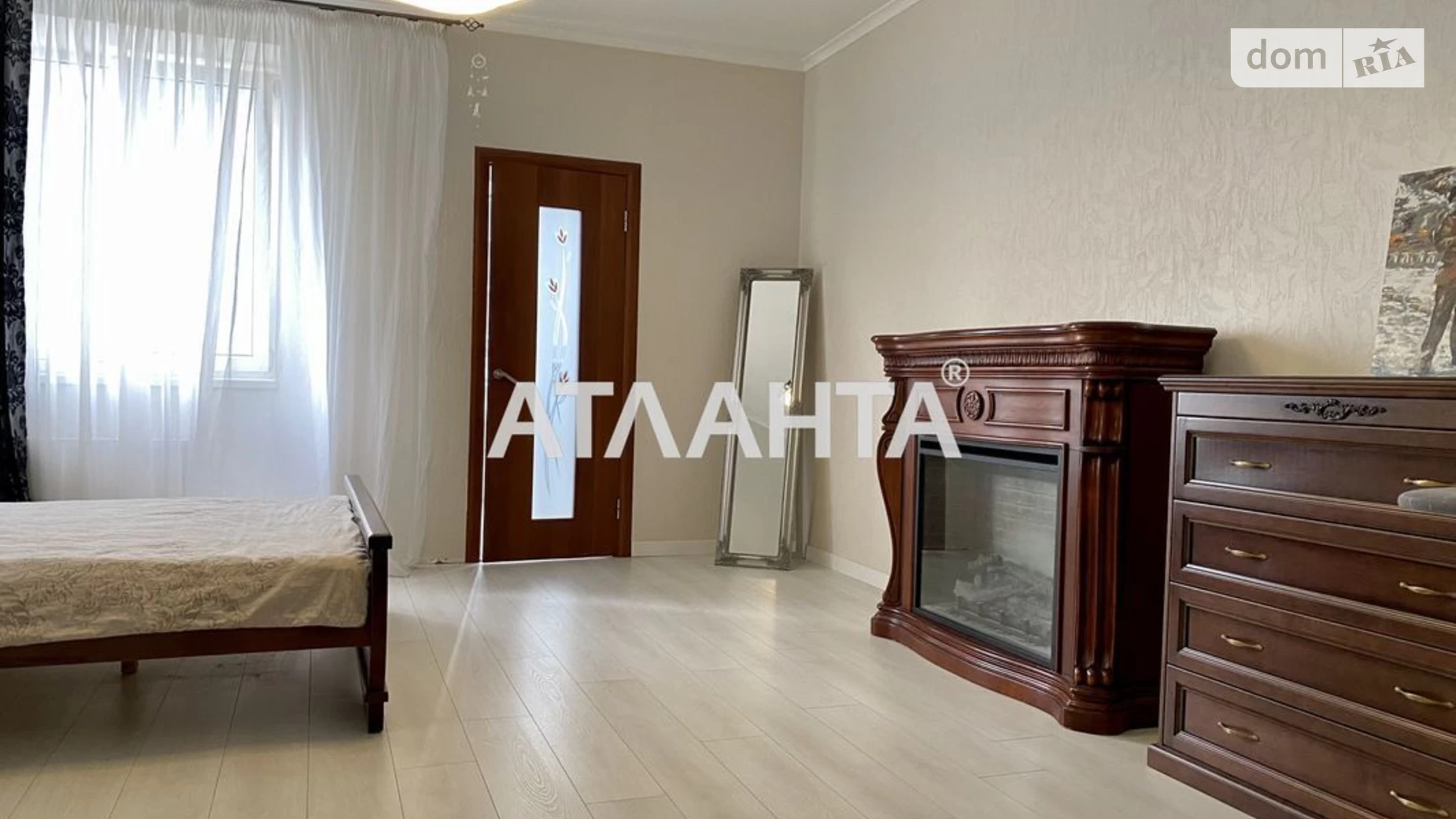 Продается 1-комнатная квартира 57.5 кв. м в Одессе, ул. Кленовая