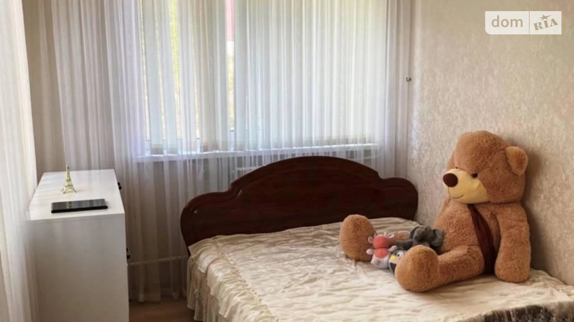 Продается 4-комнатная квартира 69 кв. м в Овидиополе, ул. Независимости(Суворова)