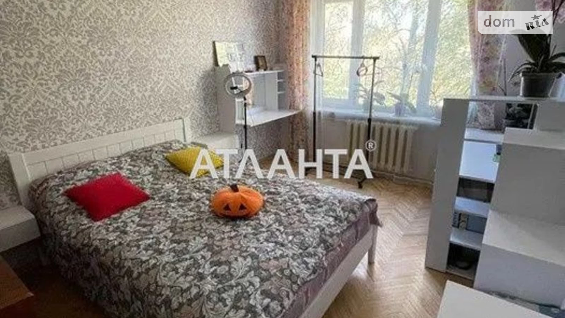 Продается 4-комнатная квартира 78 кв. м в Львове, ул. Пасечная