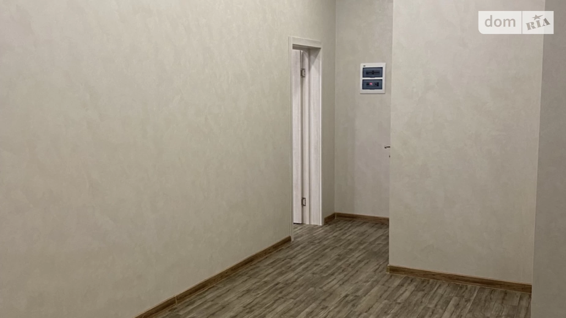 Продается 1-комнатная квартира 37 кв. м в Одессе, ул. Среднефонтанская
