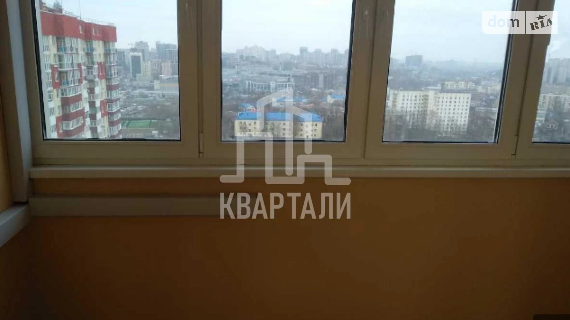 Продается 3-комнатная квартира 77 кв. м в Киеве, пер. Ясиноватский, 11