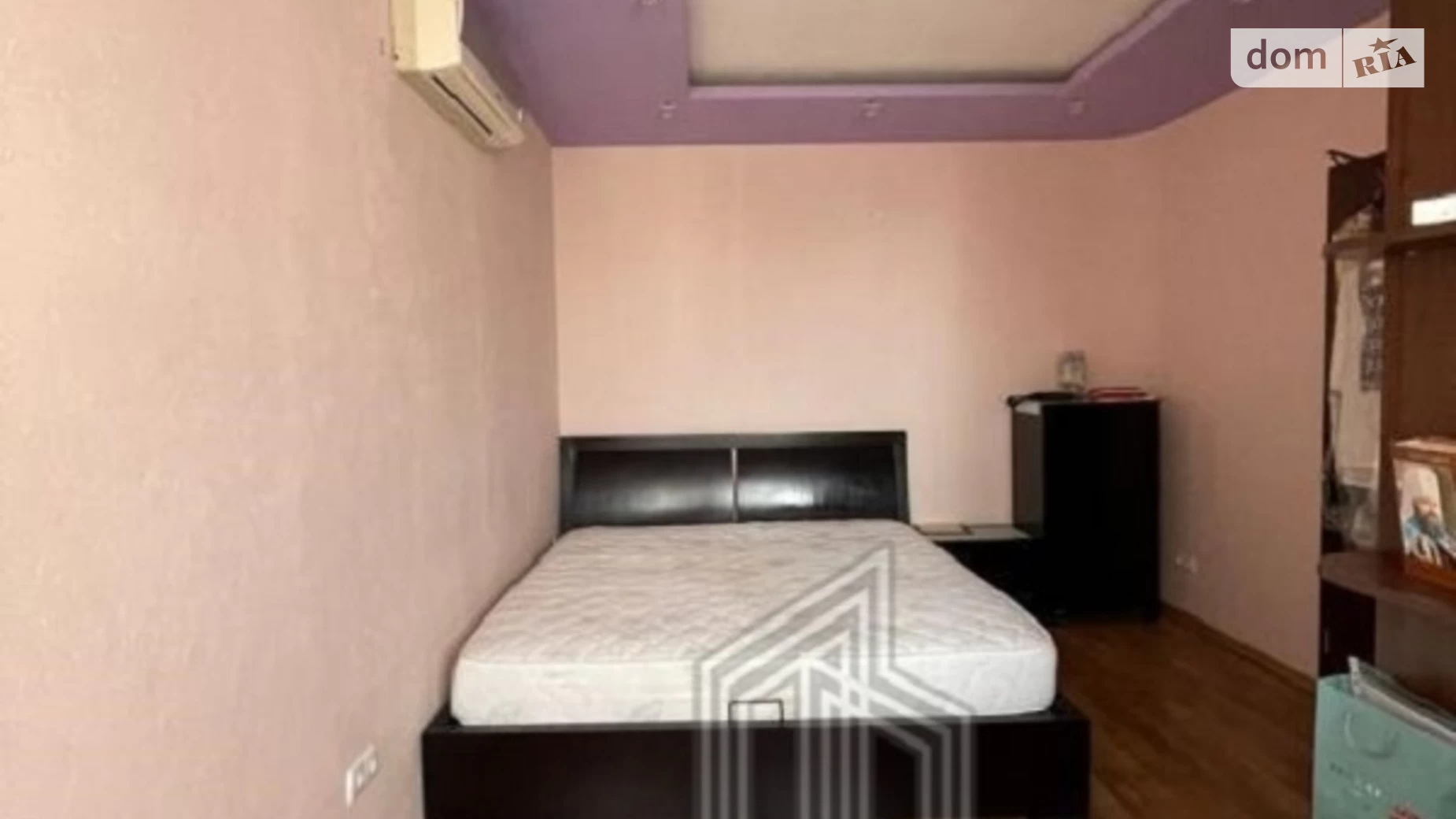 Продается 1-комнатная квартира 48 кв. м в Киеве, просп. Николая  Бажана, 1М