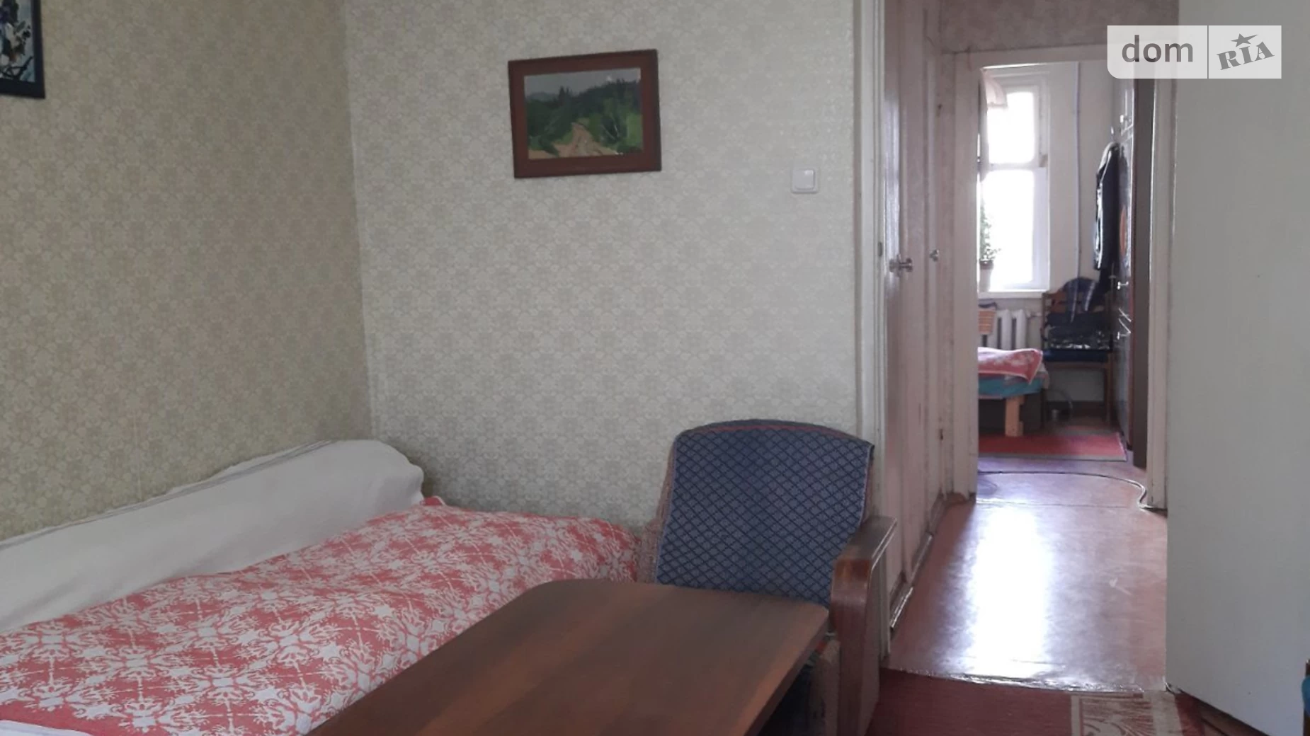 Продается 3-комнатная квартира 56 кв. м в Одессе, ул. Героев Крут