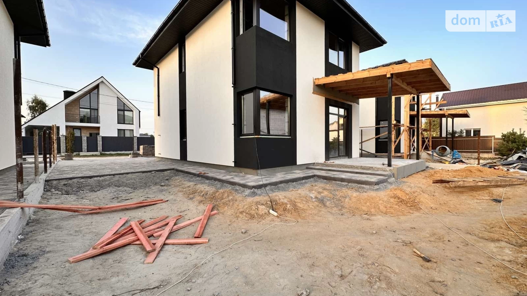 Продается дом на 2 этажа 125 кв. м с мансардой, цена: 119000 $ - фото 2