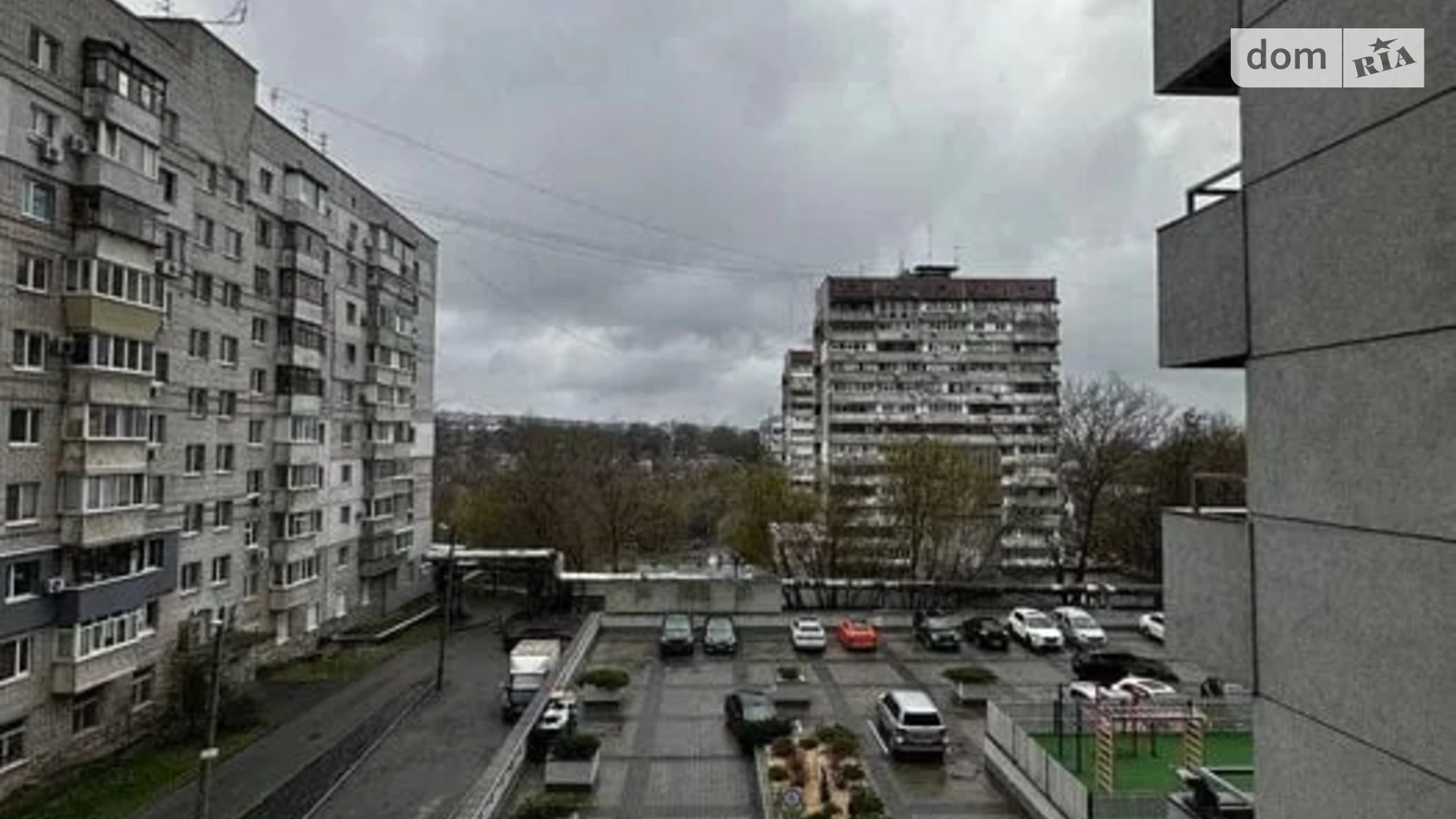 Продается 1-комнатная квартира 49 кв. м в Днепре, просп. Поля Александра, 16