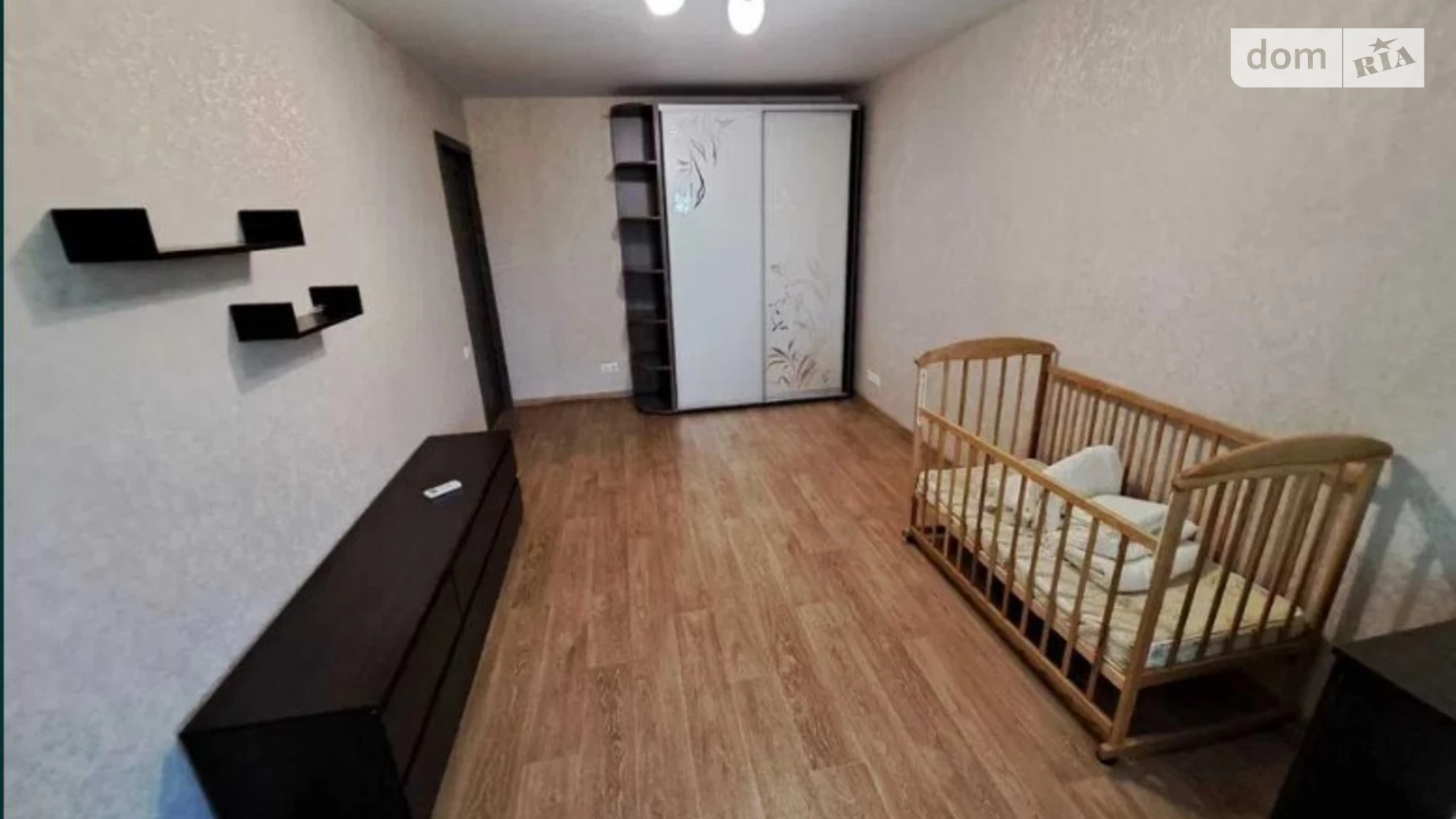 Продается 2-комнатная квартира 45 кв. м в Днепре, просп. Хмельницкого Богдана
