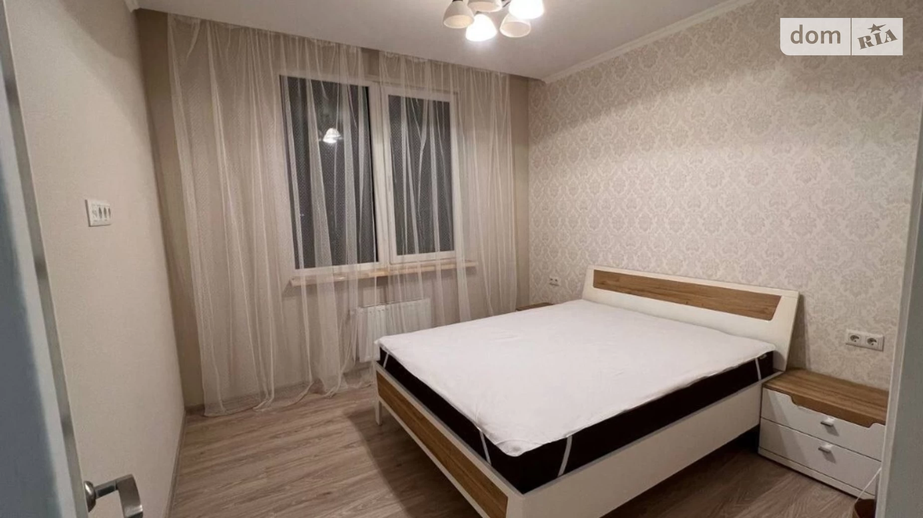 Продається 2-кімнатна квартира 58 кв. м у Одесі, вул. Люстдорфська дорога, 90