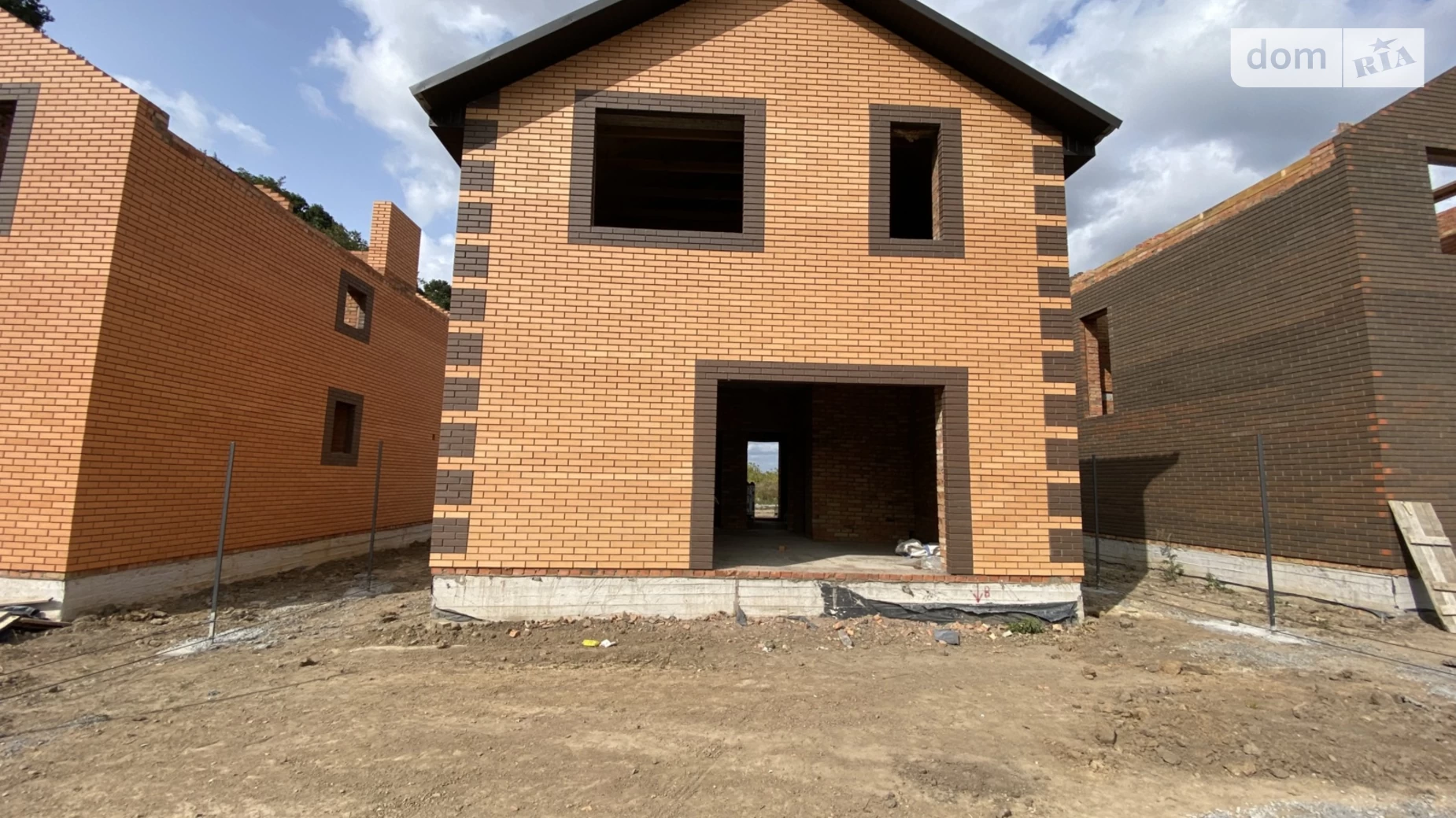 Продается дом на 2 этажа 120 кв. м с подвалом, цена: 88000 $ - фото 2