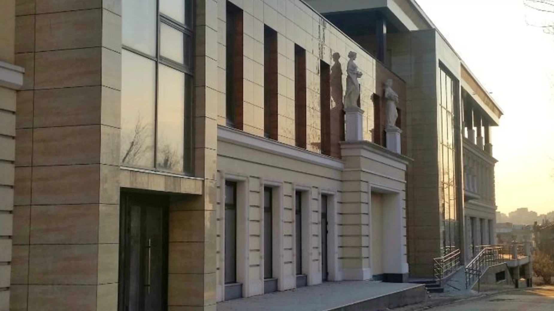 Продається об'єкт сфери послуг 3473.2 кв. м в 3-поверховій будівлі, цена: 5000000 $ - фото 3