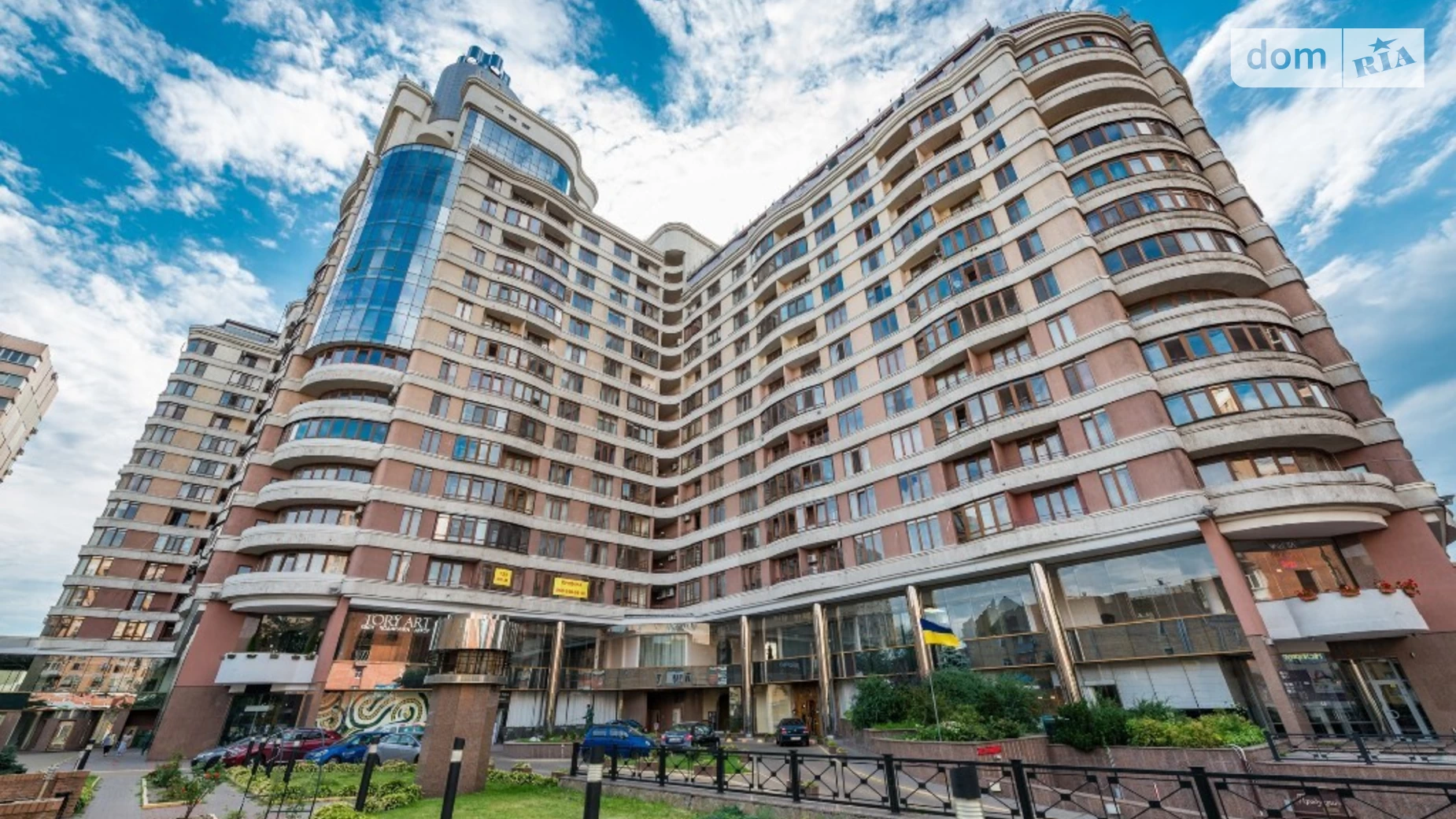 Продается 2-комнатная квартира 108 кв. м в Киеве, ул. Жилянская, 59