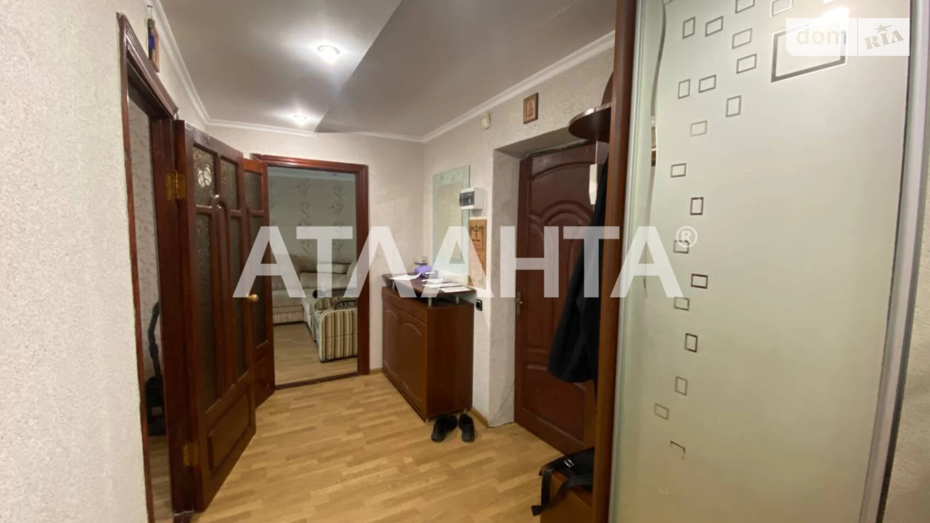 Продается 2-комнатная квартира 54 кв. м в Киеве, просп. Оболонский, 28