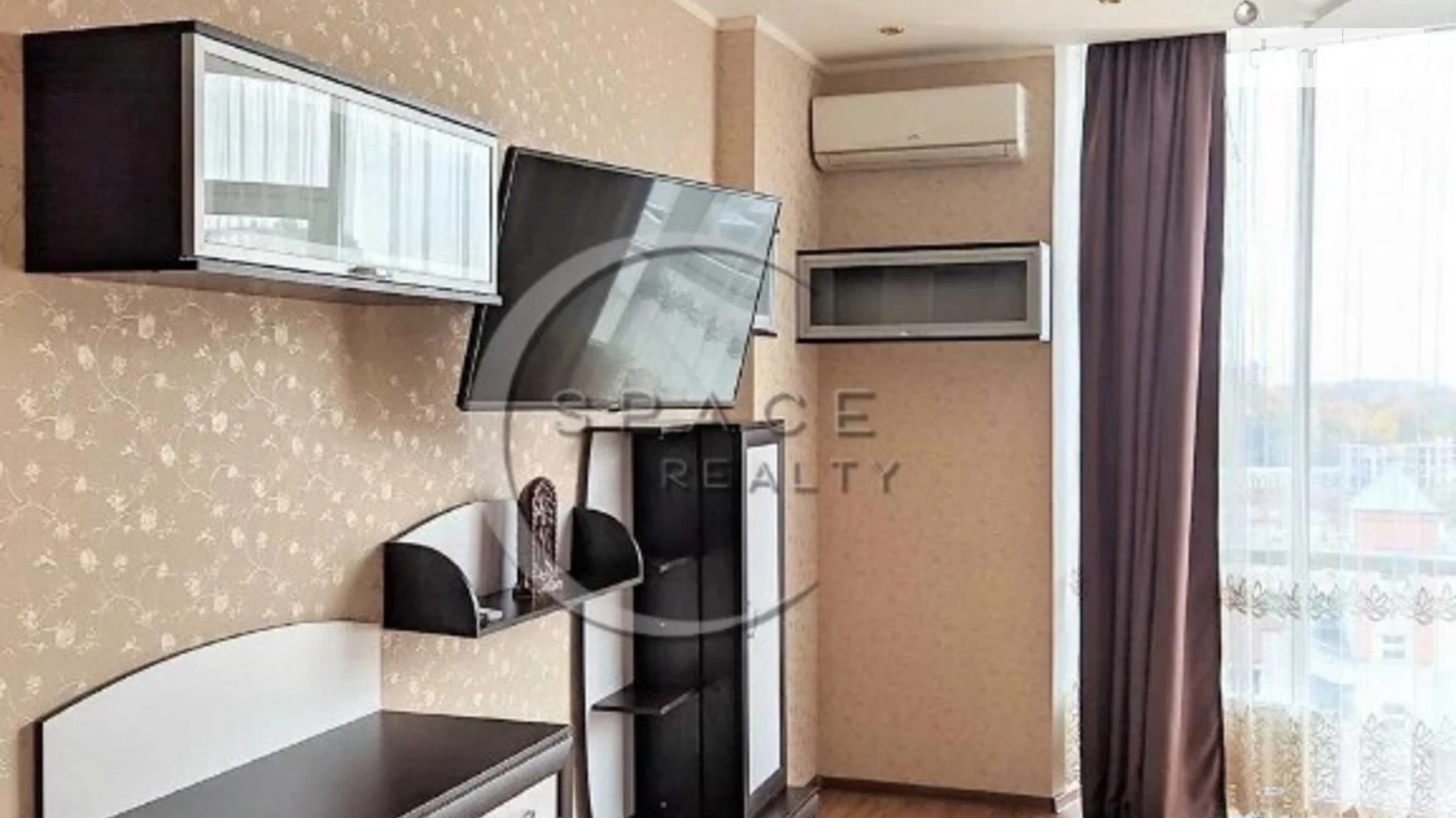 Продается 2-комнатная квартира 50 кв. м в Киеве, ул. Андрея Верхогляда(Драгомирова), 2А