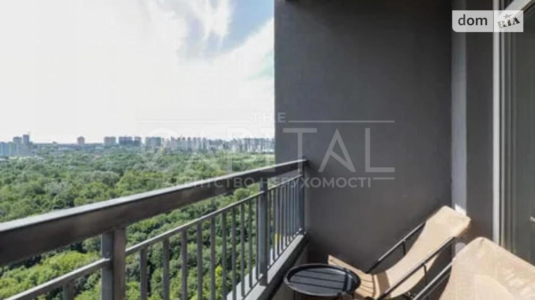 Продается 2-комнатная квартира 62 кв. м в Киеве, ул. Петра Радченко, 27