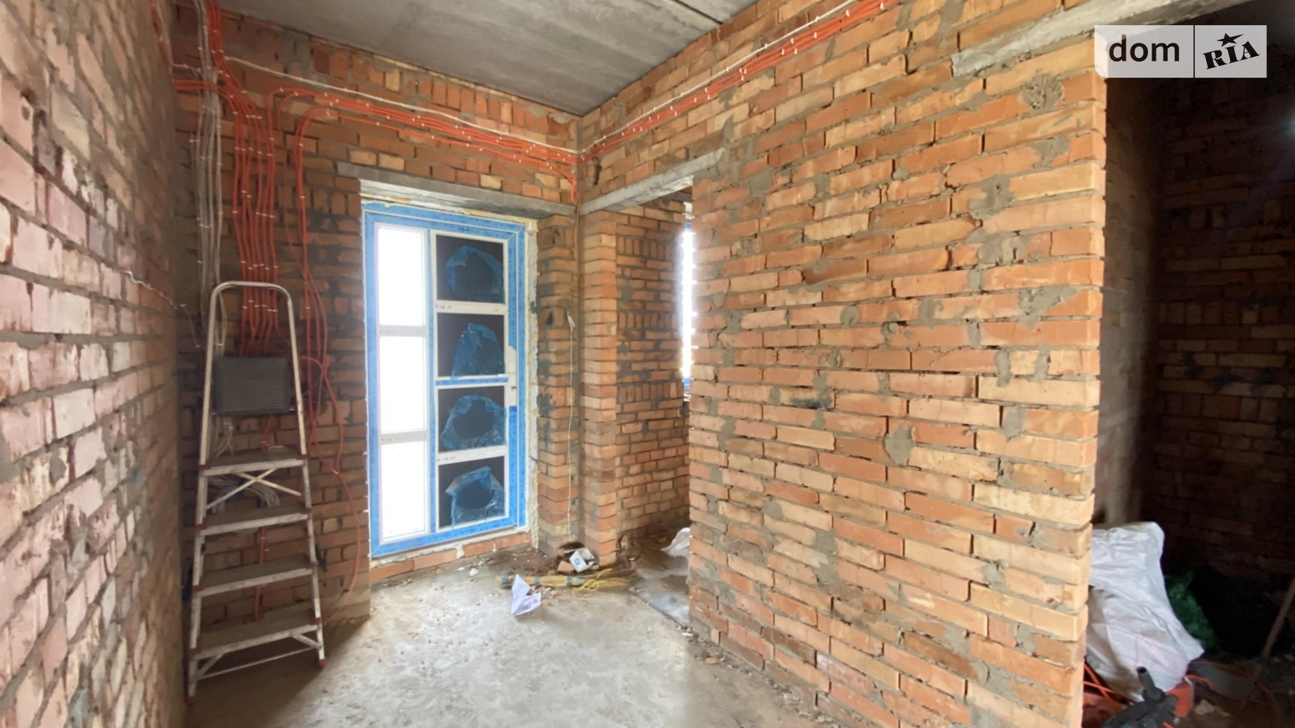 Продается дом на 2 этажа 110 кв. м с камином, цена: 80000 $ - фото 5