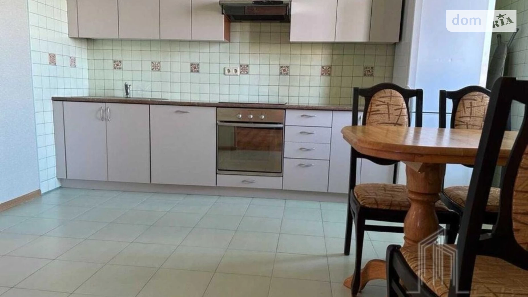 Продается 3-комнатная квартира 78 кв. м в Киеве, ул. Юрия Литвинского(Российская), 45Б