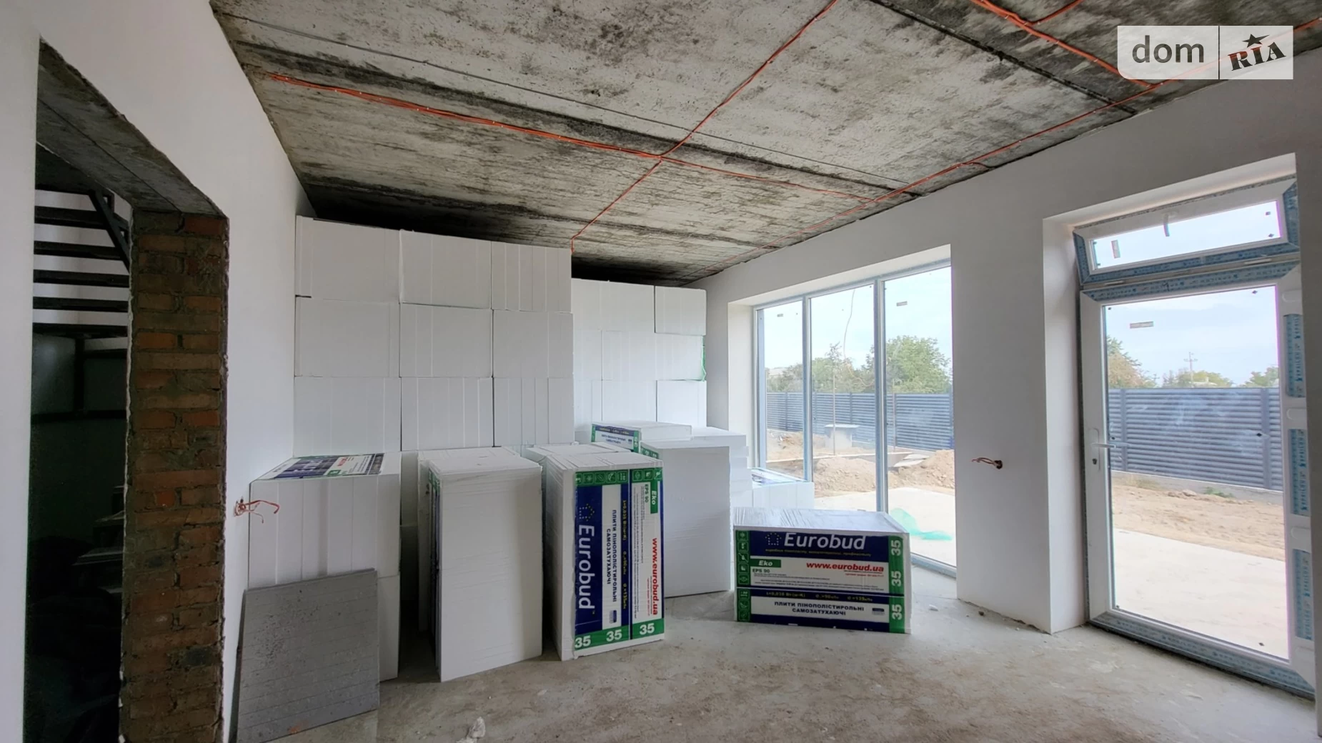 Продается дом на 2 этажа 210 кв. м с подвалом, цена: 140000 $ - фото 4