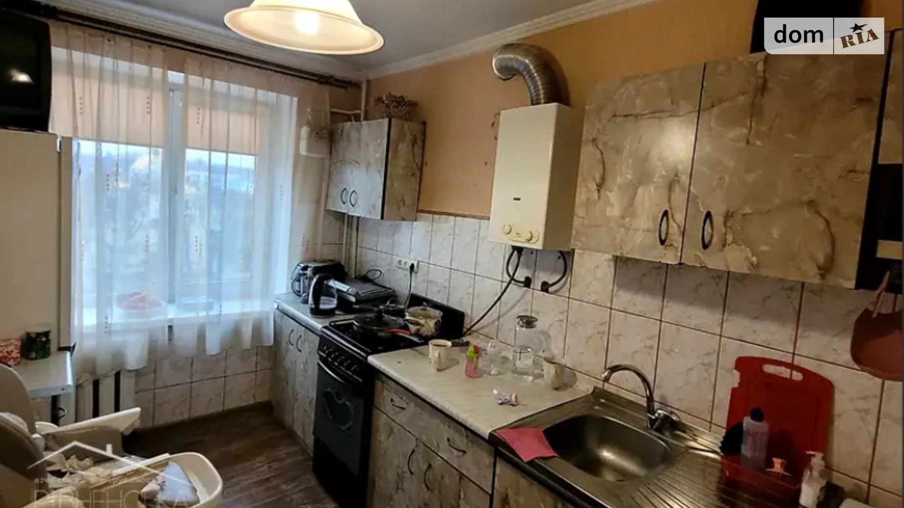 Продается 3-комнатная квартира 55 кв. м в Ровно, ул. Александра Борисенко(Короленко) - фото 2