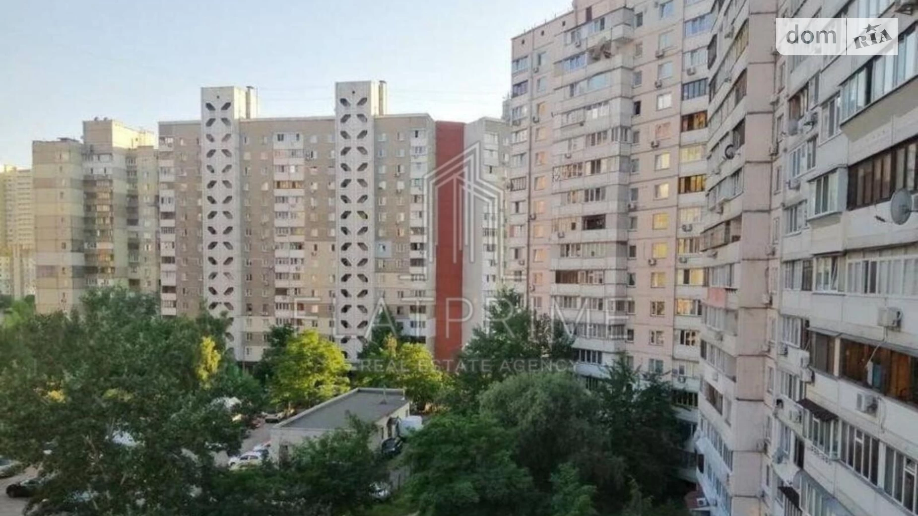 Продается 2-комнатная квартира 60 кв. м в Киеве, ул. Анны Ахматовой, 15