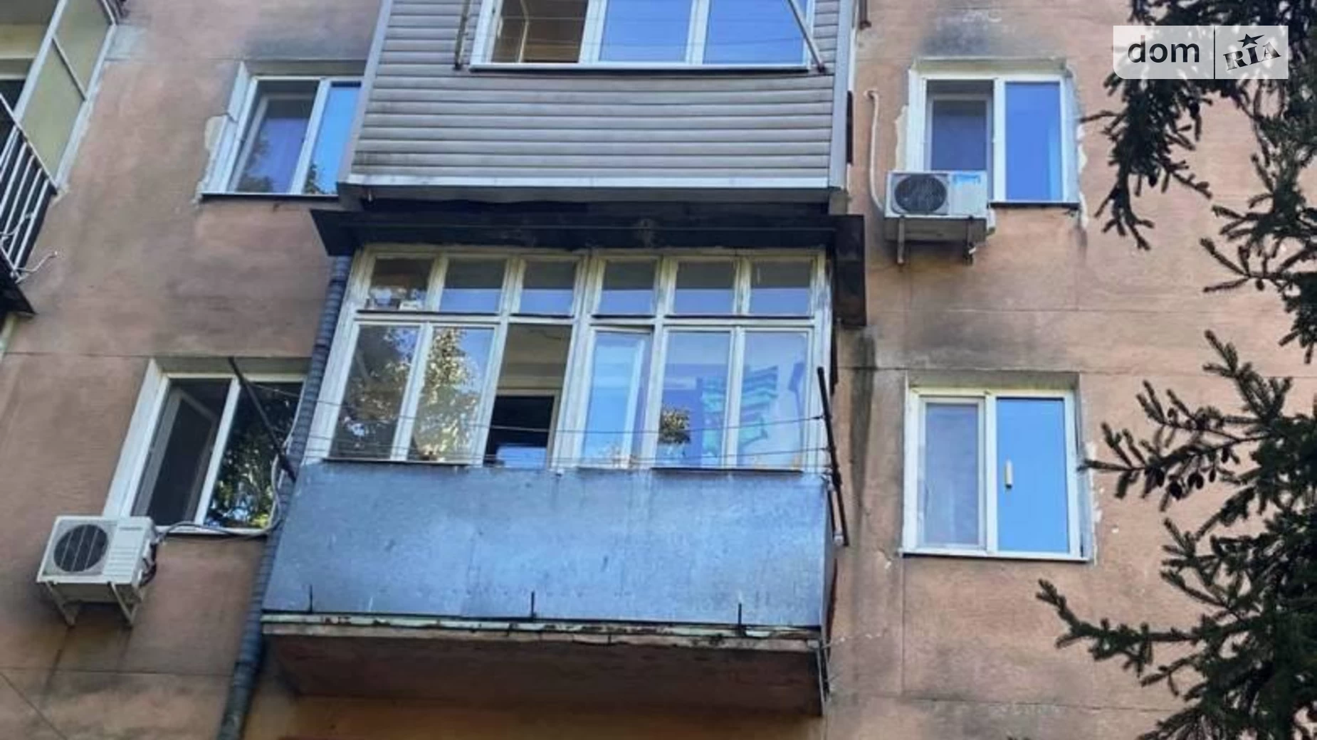 Продается 3-комнатная квартира 57 кв. м в Одессе, ул. Героев Крут