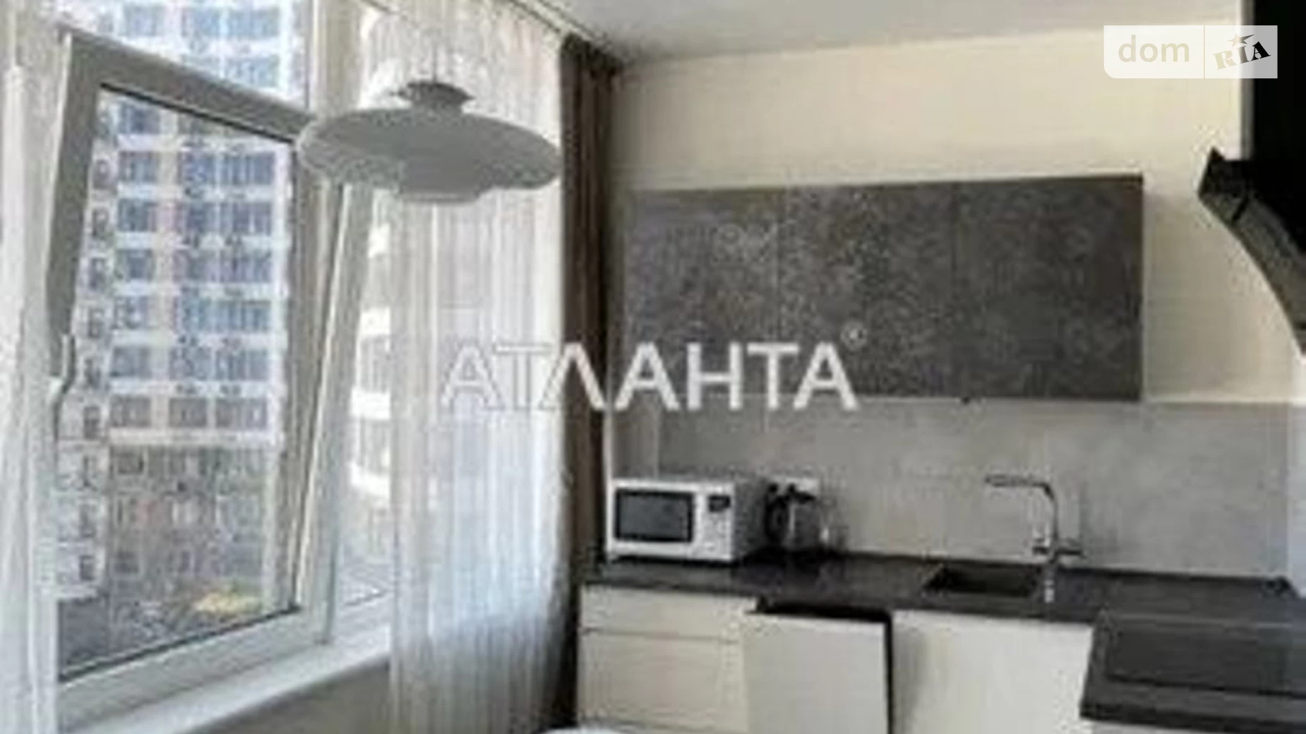 Продается 1-комнатная квартира 38 кв. м в Одессе, ул. Каманина, 16/2а - фото 2