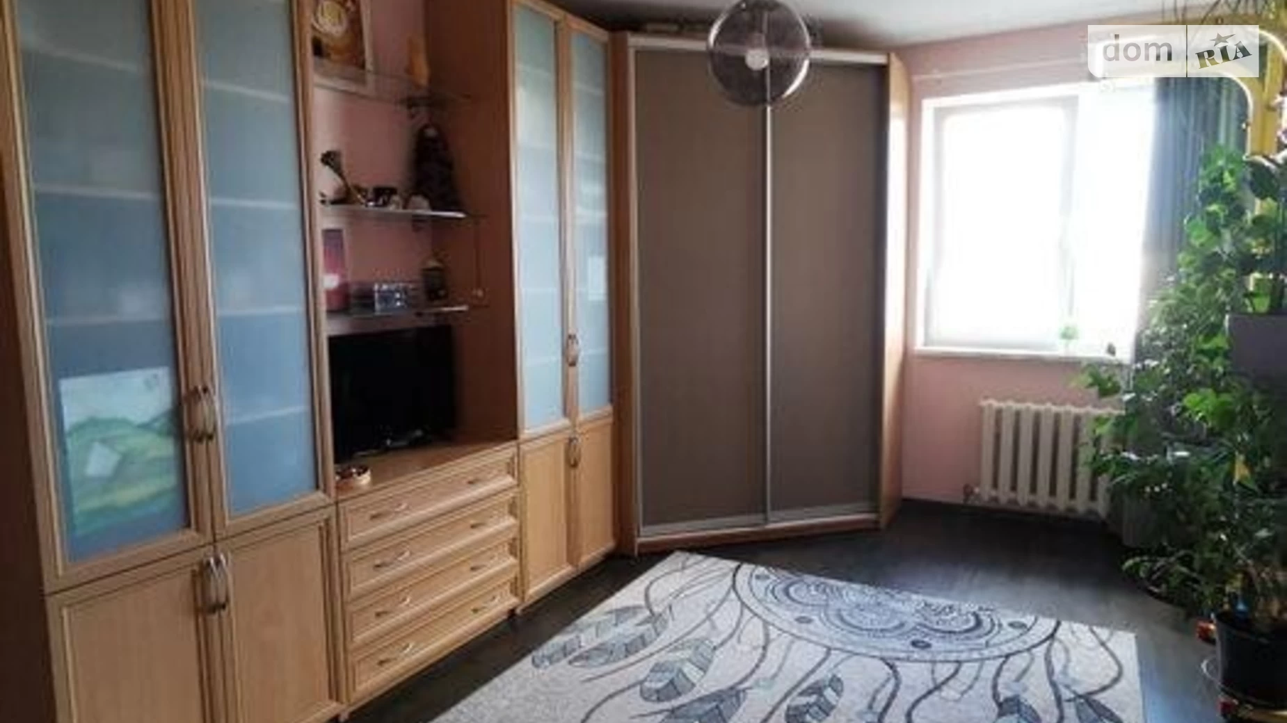 Продается 2-комнатная квартира 80 кв. м в Киеве, ул. Александра Мишуги, 8