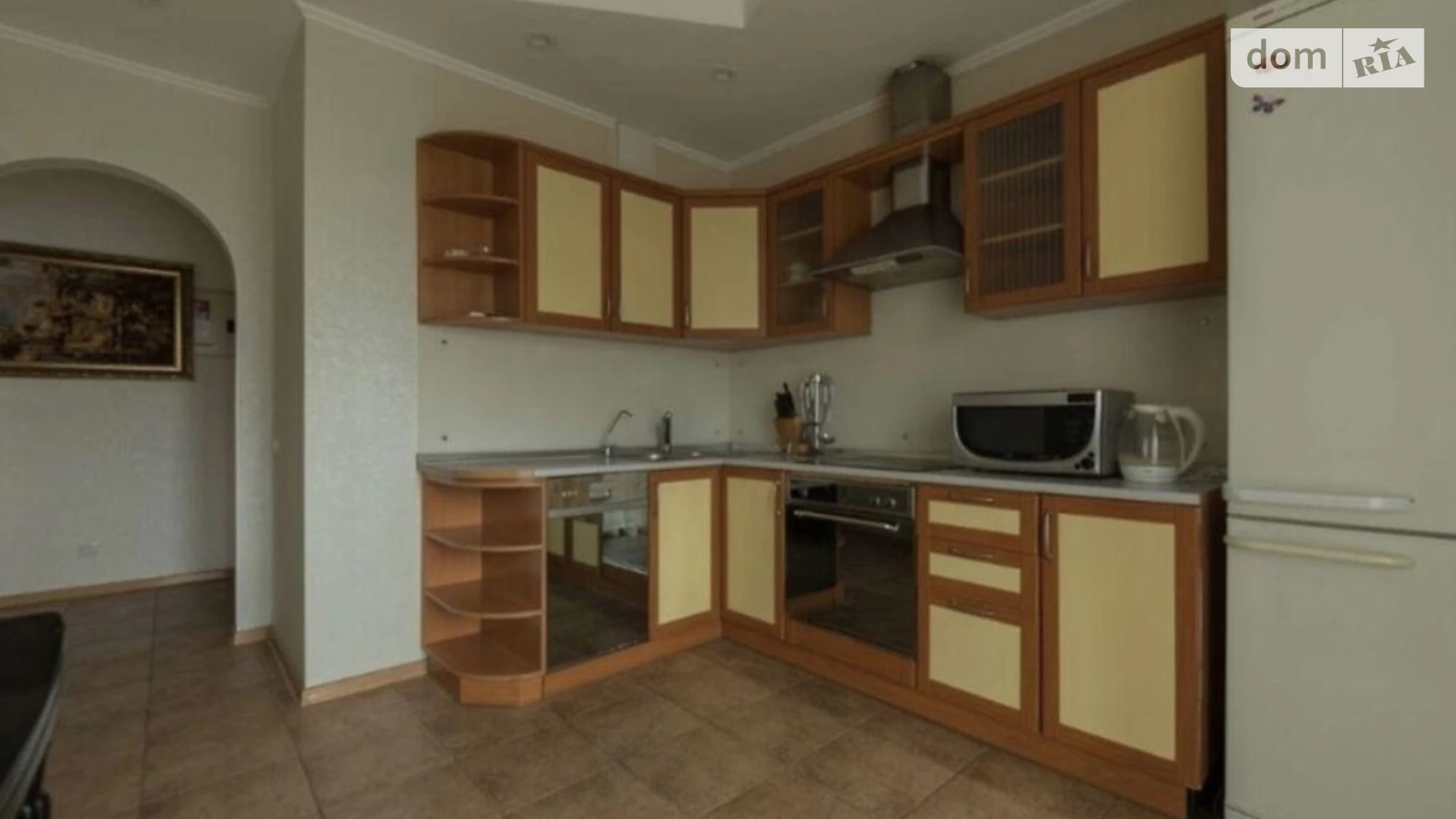 Продается 1-комнатная квартира 46 кв. м в Киеве, ул. Вышгородская, 45Б