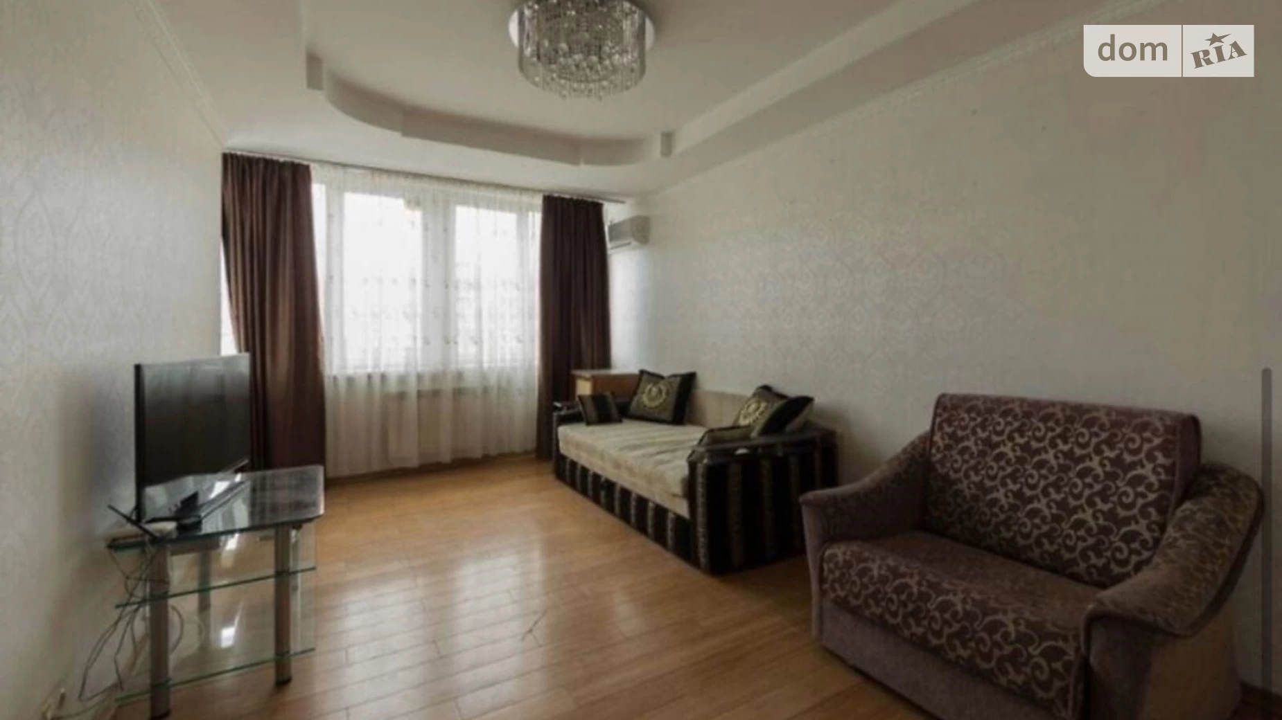 Продается 1-комнатная квартира 46 кв. м в Киеве, ул. Вышгородская, 45Б