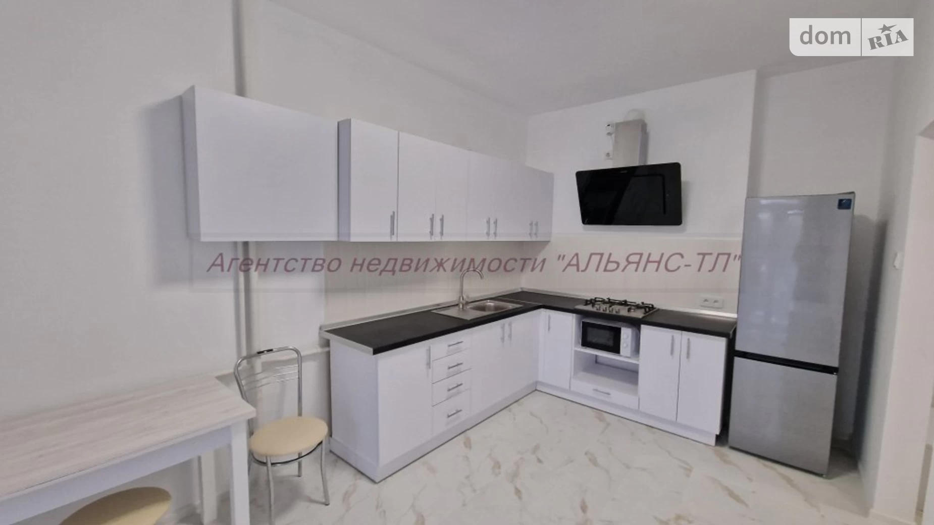 Продается 1-комнатная квартира 42 кв. м в Ужгороде - фото 4